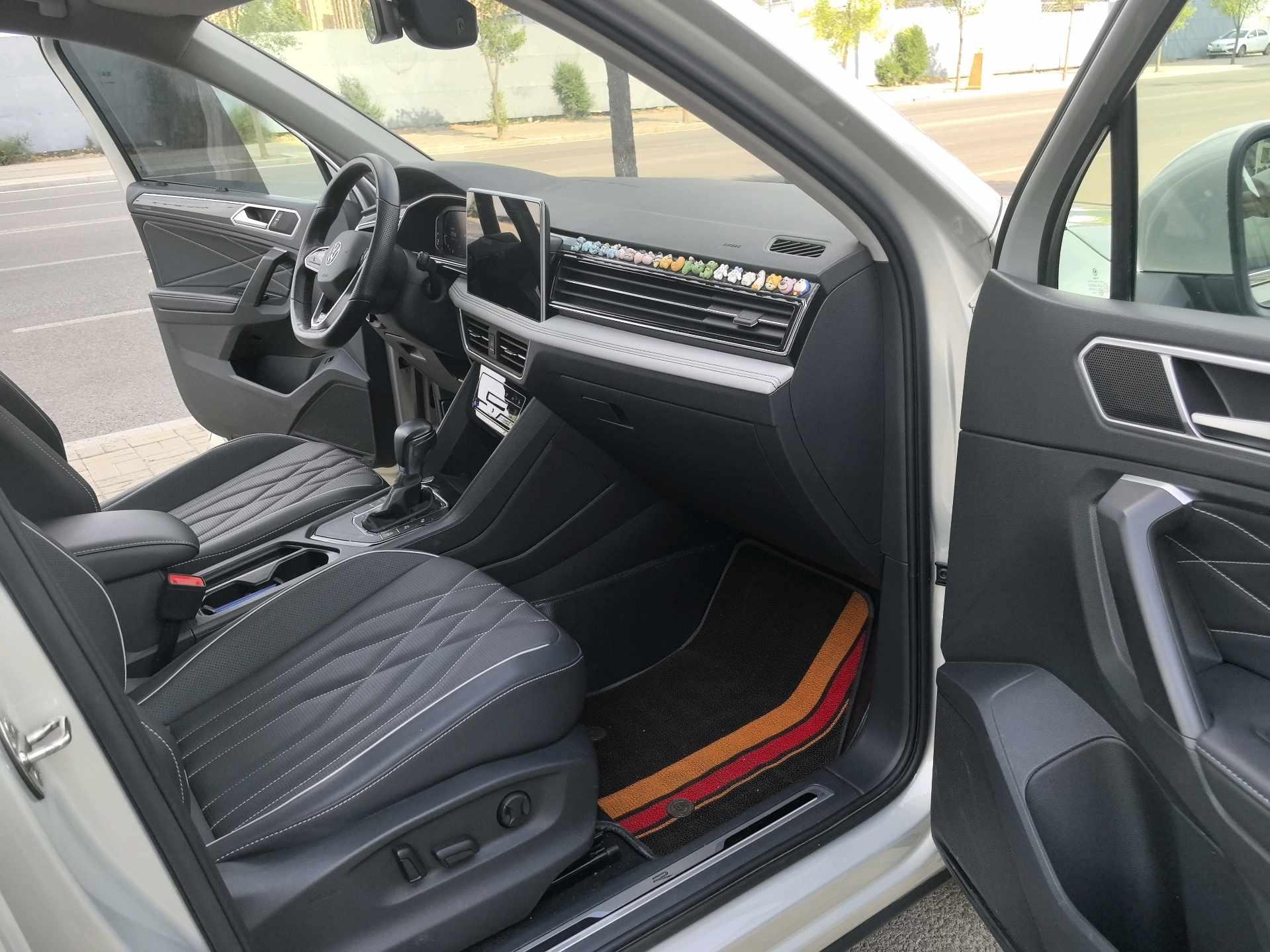 Tiguan L 2022 330TSI Automatic Two-Drive R-Line Enjoy Edition 10