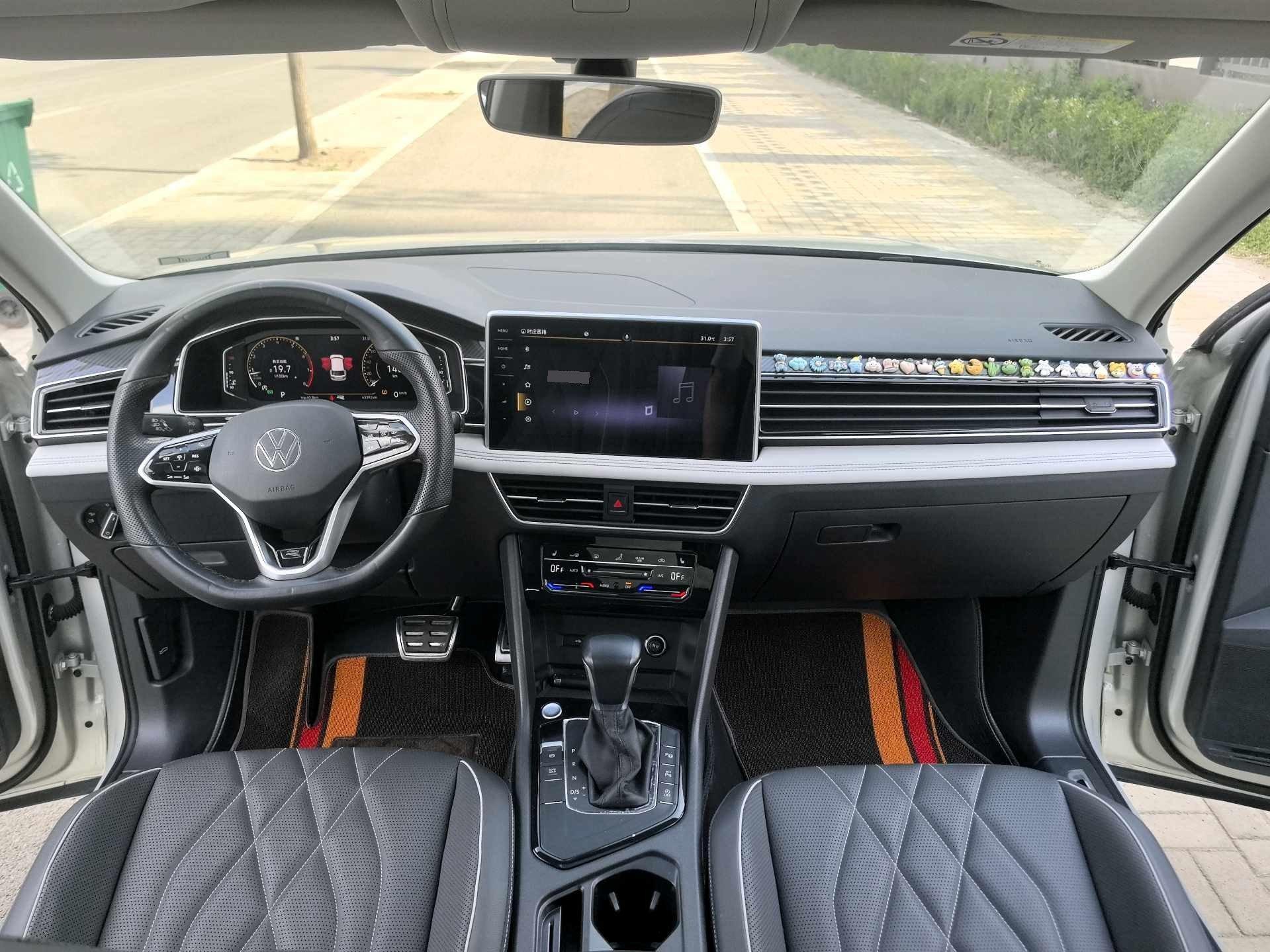 Tiguan L 2022 330TSI Automatic Two-Drive R-Line Enjoy Edition 13