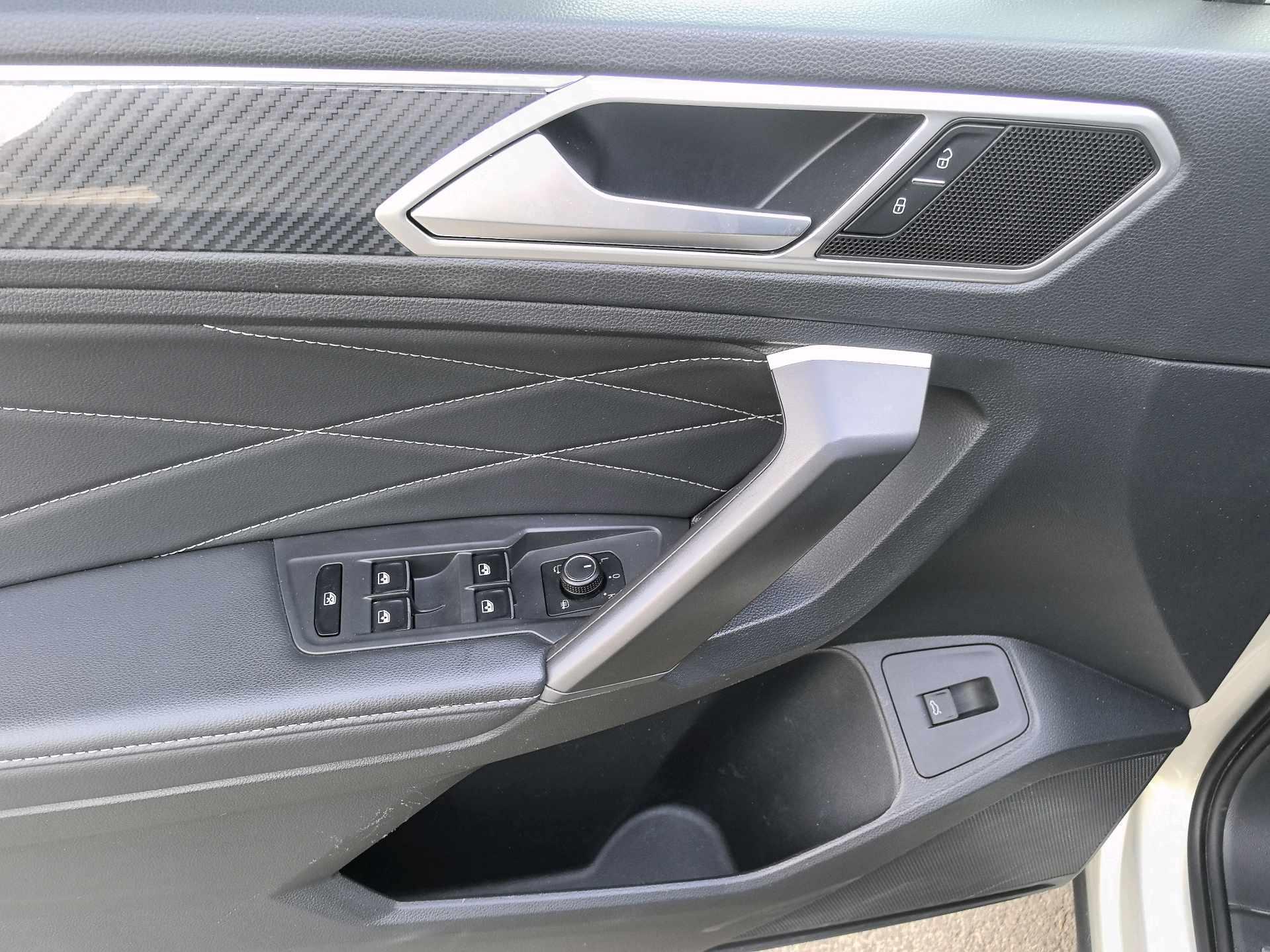 Tiguan L 2022 330TSI Automatic Two-Drive R-Line Enjoy Edition 14
