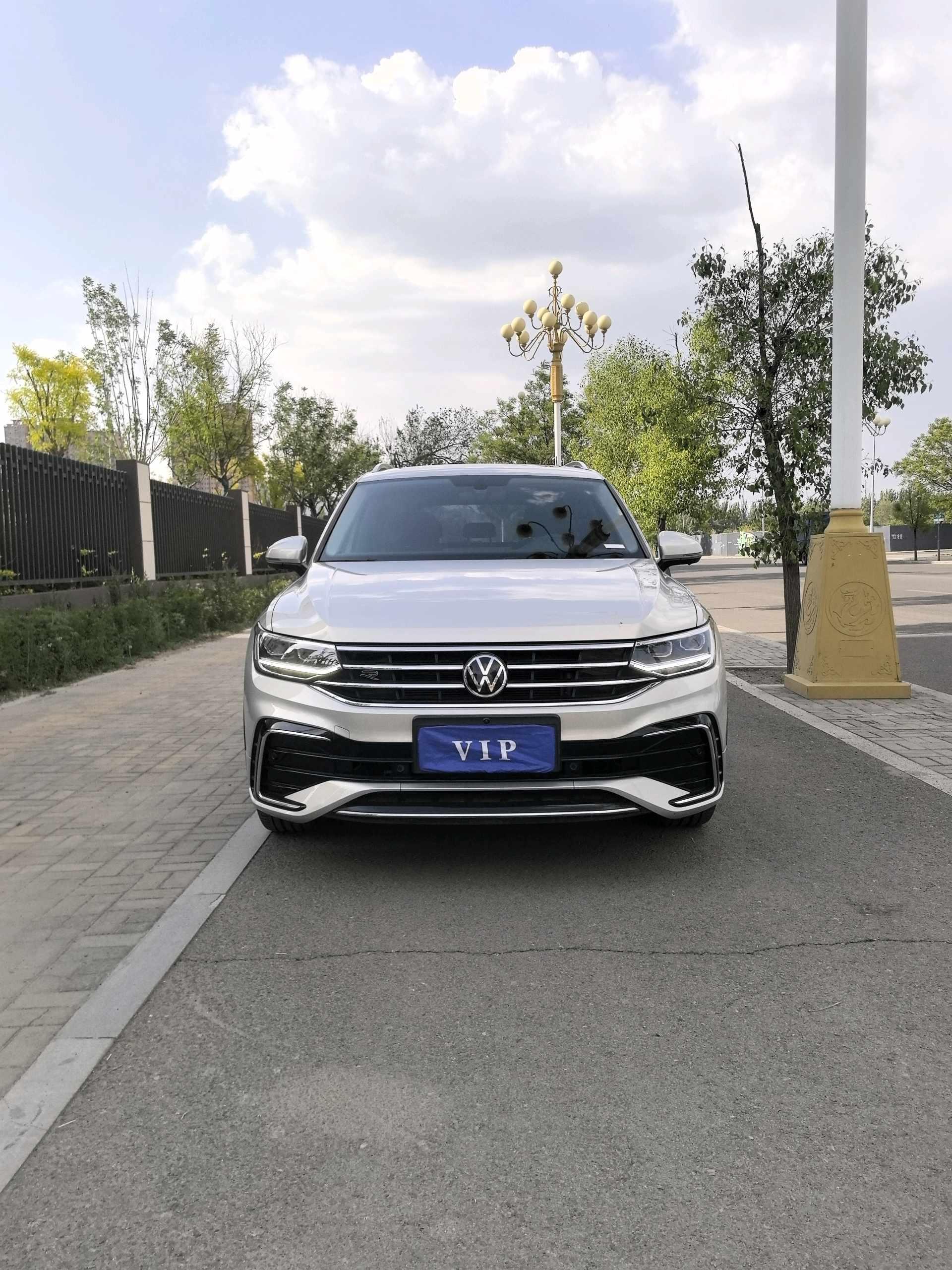 Tiguan L 2022 330TSI Automatic Two-Drive R-Line Enjoy Edition 2
