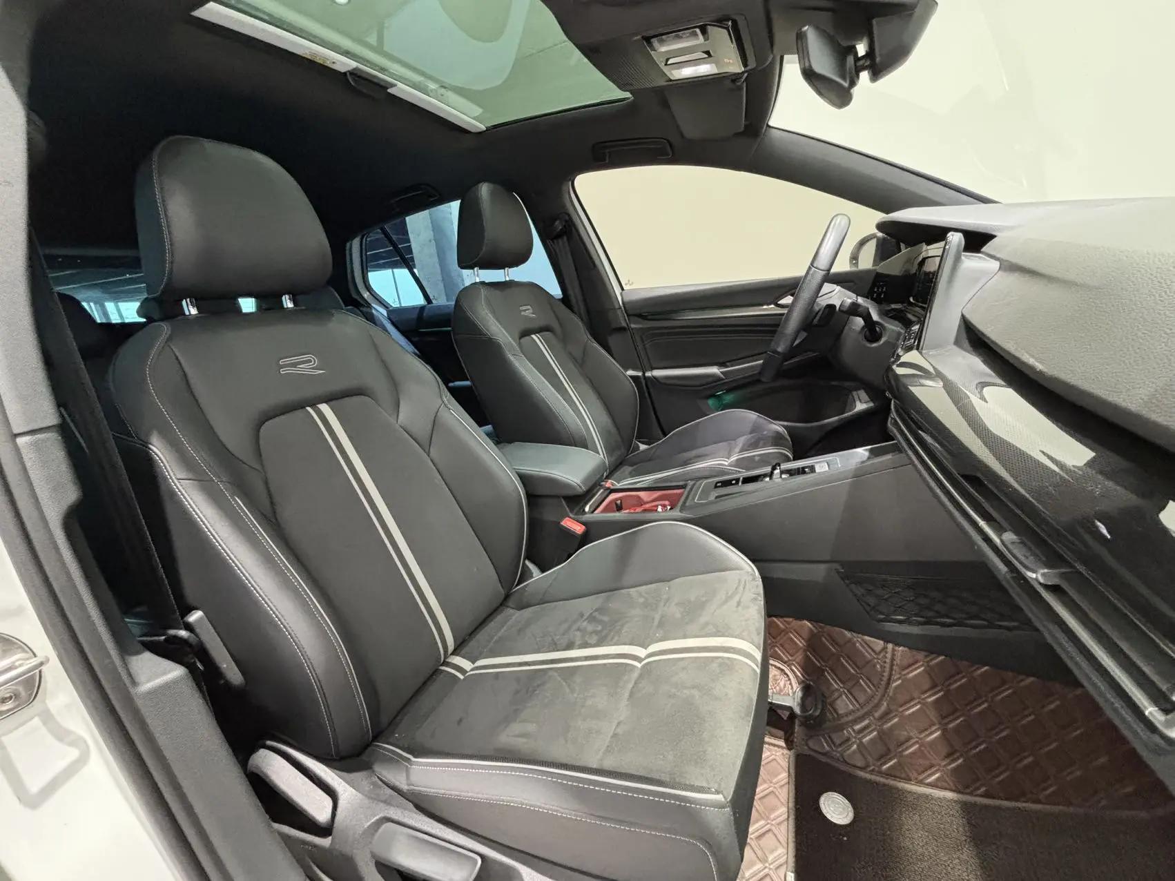 Volkswagen 2023 Golf 8 R-Line 1.4TSI 280TSI Automatic 8