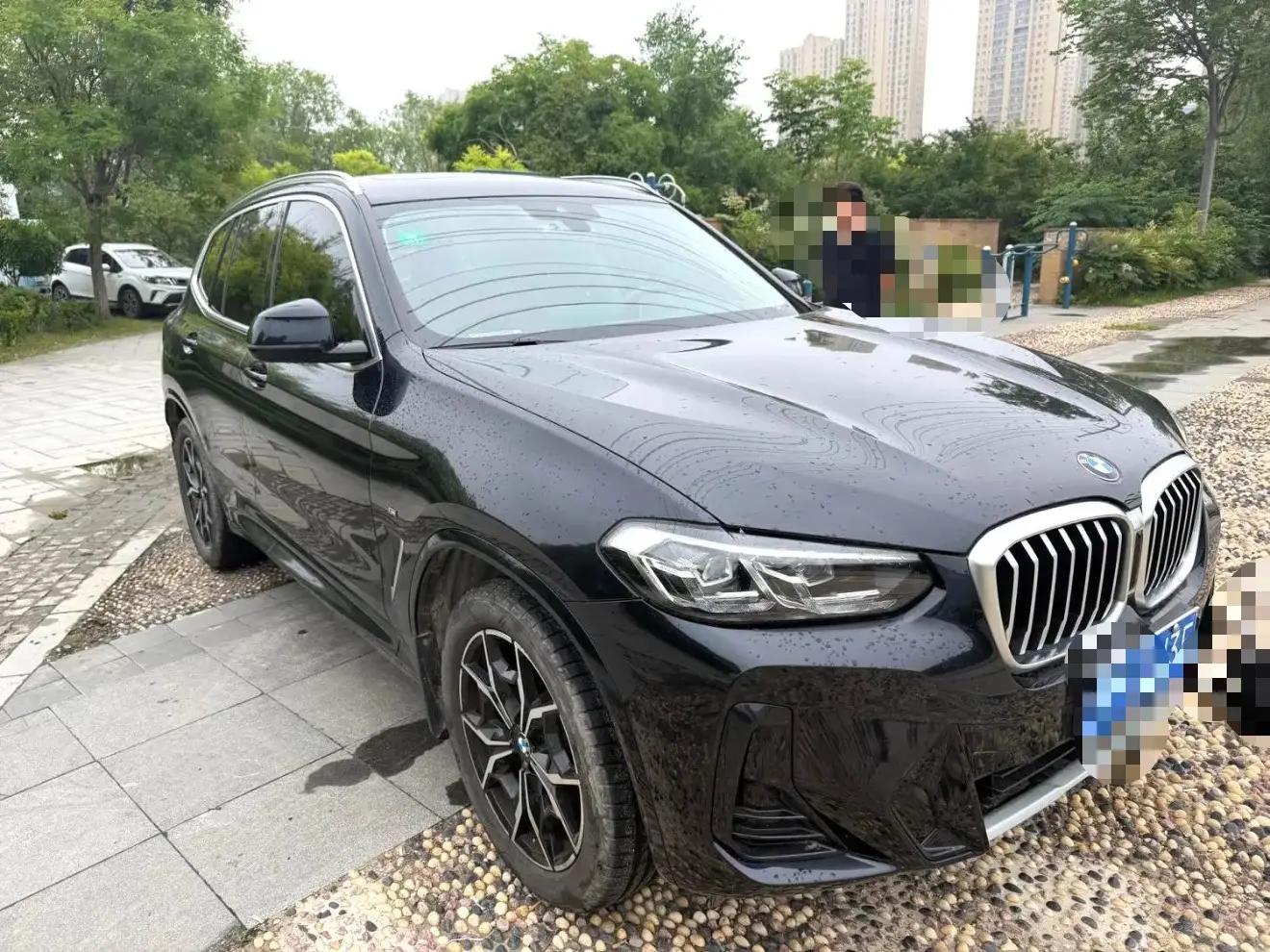BMW X3 2022 xDrive25i M sports suit 3