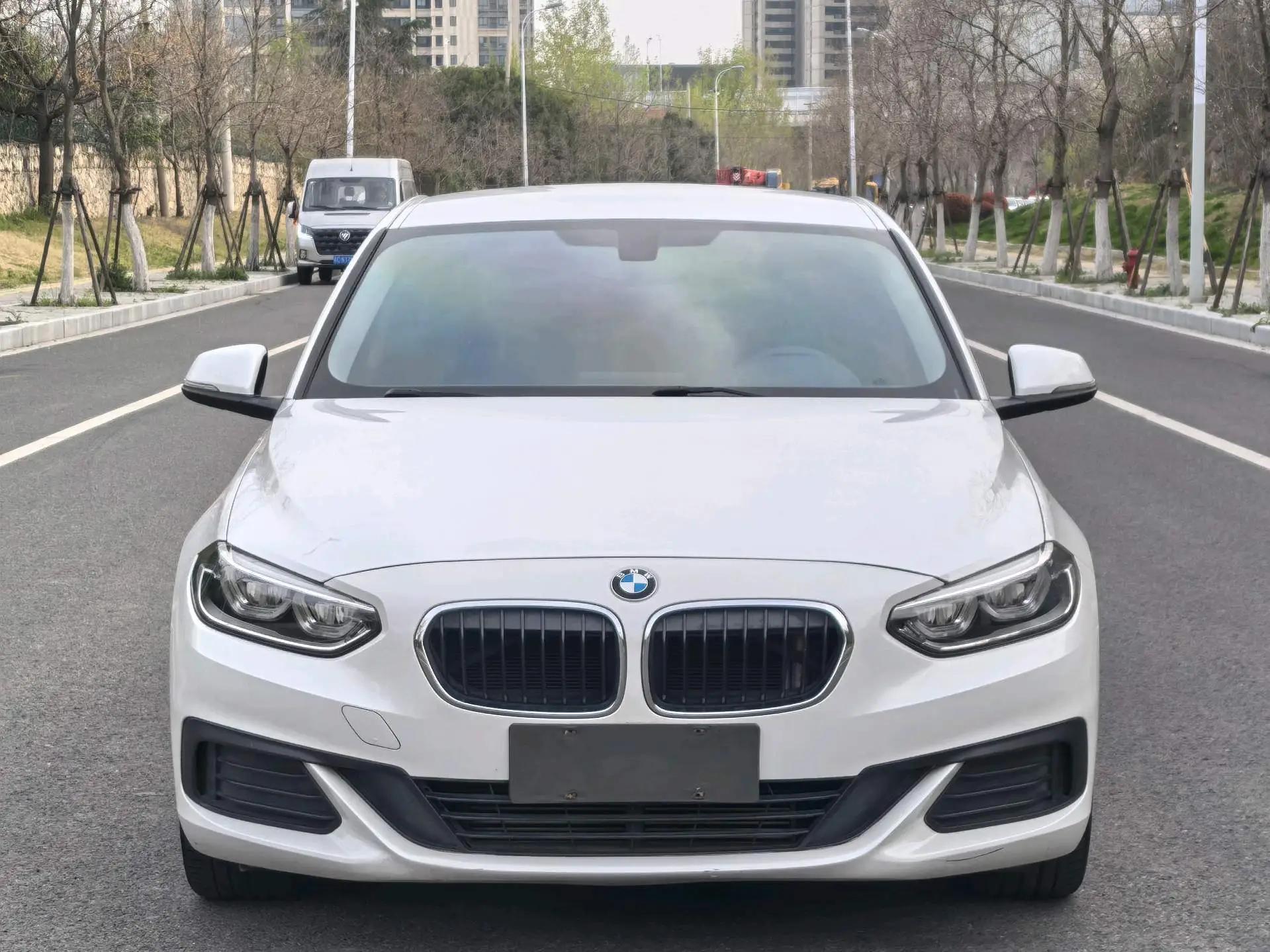 BMW 1 Series 2020 120i Fashion 2