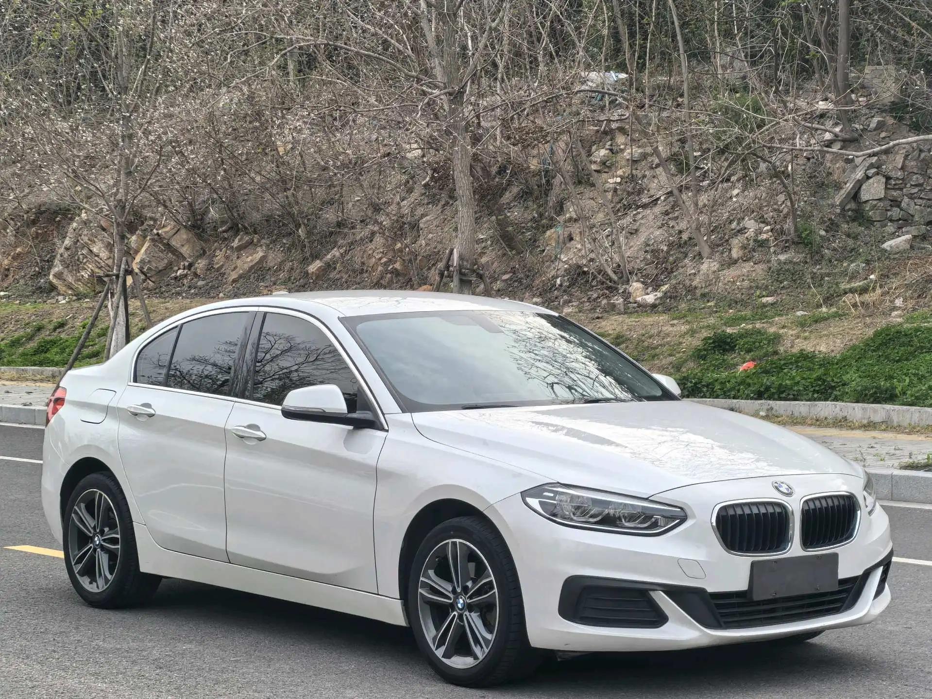BMW 1 Series 2020 120i Fashion 3