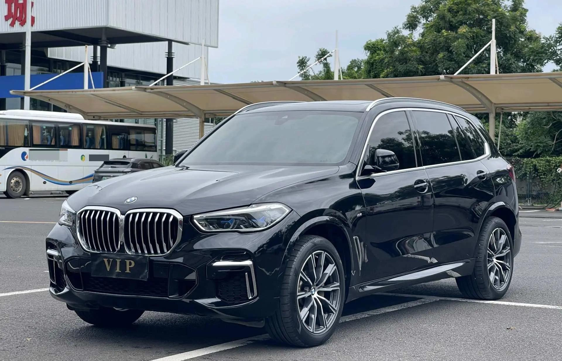 BMW X5 2022 xDrive 30Li exclusive m sports suit