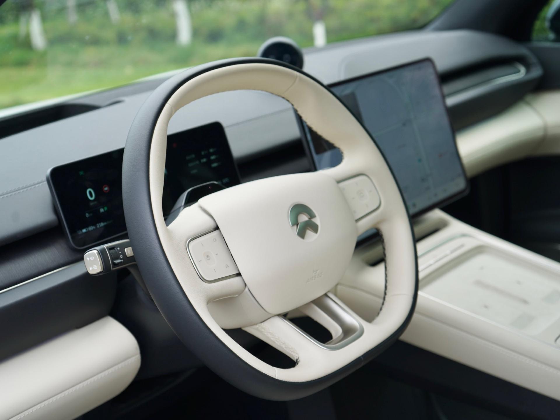 NIO 2025 ES6 75kWh Automatic 5