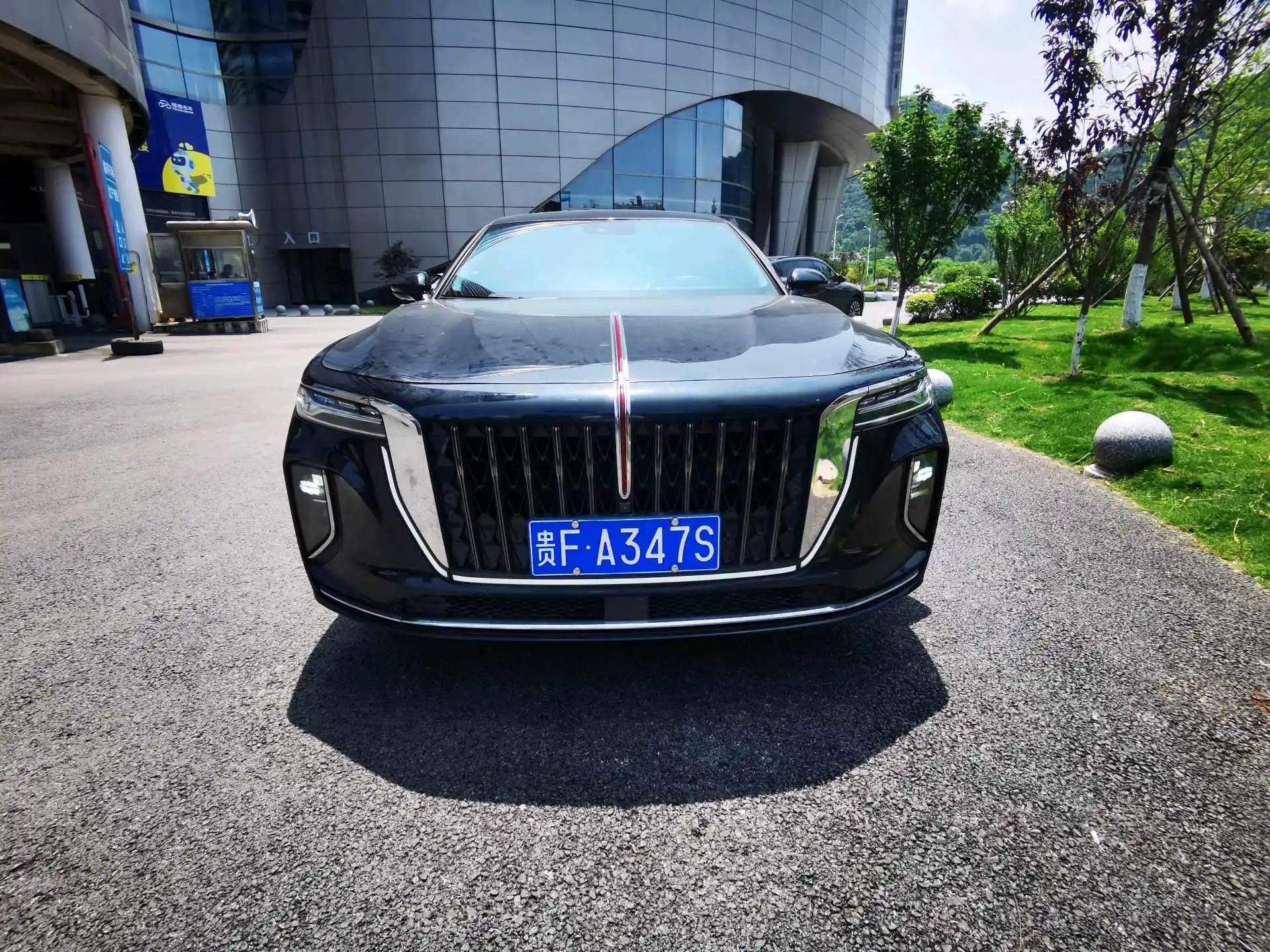 HongQi H9 2024 2.0T Flag Enjoy Deluxe Business Edition 2