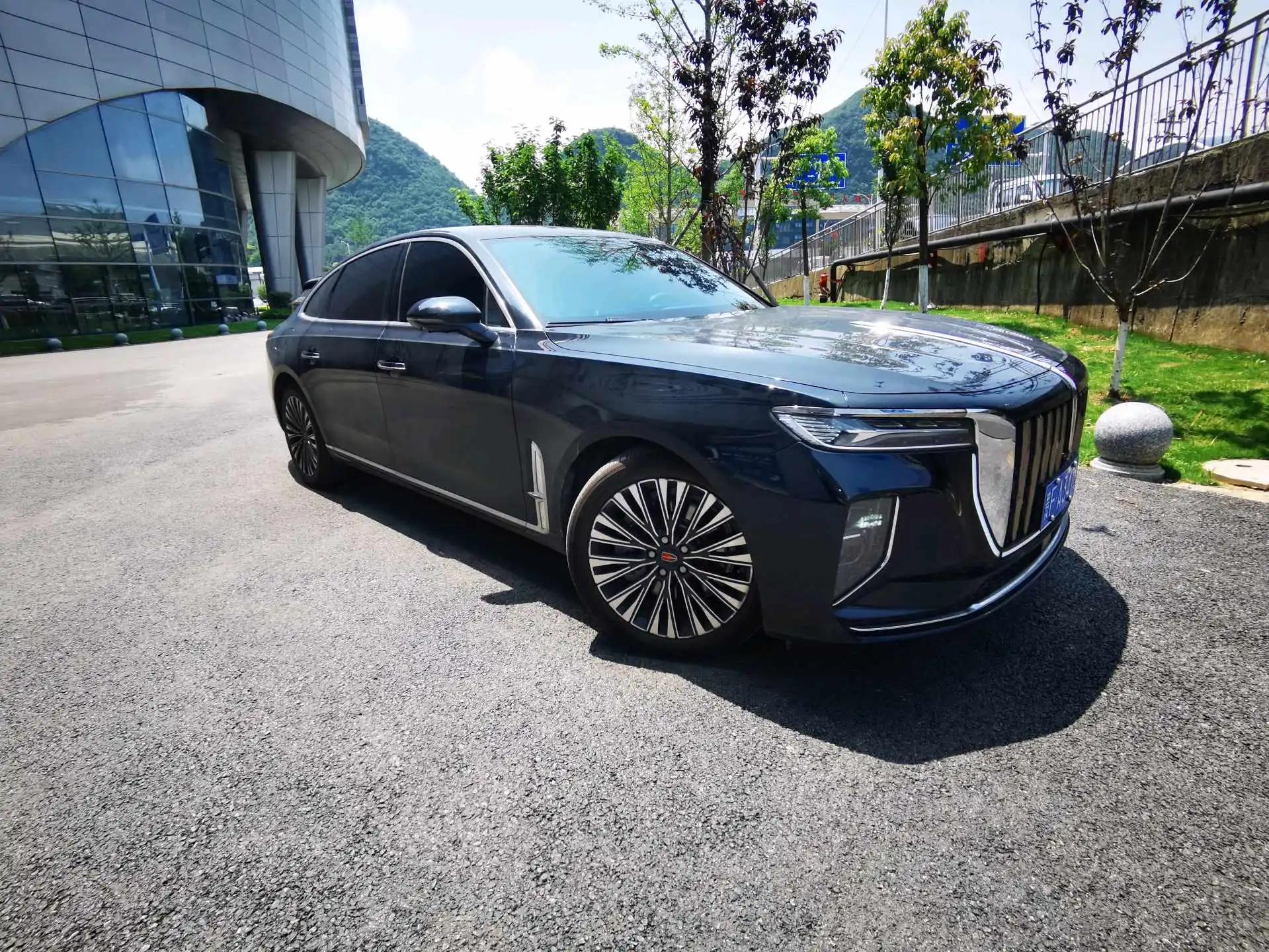 HongQi H9 2024 2.0T Flag Enjoy Deluxe Business Edition 3