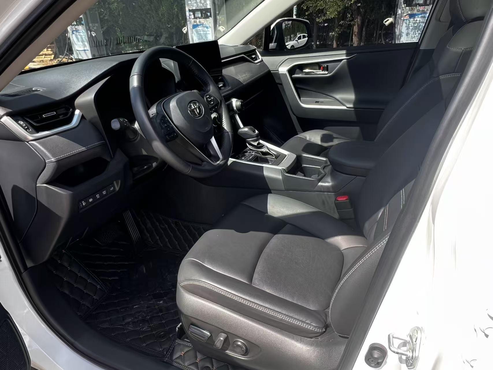 Toyota 2023 RAV4 Rongbo 2.0 Stepless Two-Drive Fashion Plus Edition Automatic Gear 3
