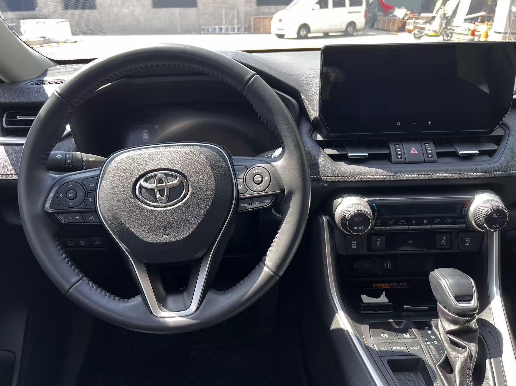 Toyota 2023 RAV4 Rongbo 2.0 Stepless Two-Drive Fashion Plus Edition Automatic Gear 6