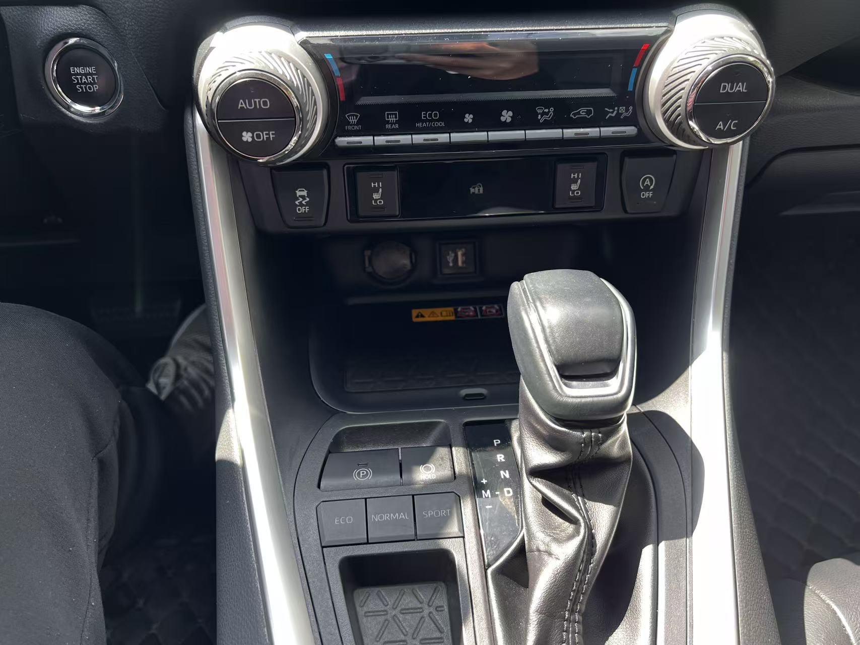 Toyota 2023 RAV4 Rongbo 2.0 Stepless Two-Drive Fashion Plus Edition Automatic Gear 7