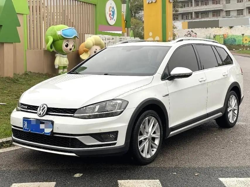 Open image lightbox: Golf (Imported) 2019 1.8TSI Travel Edition