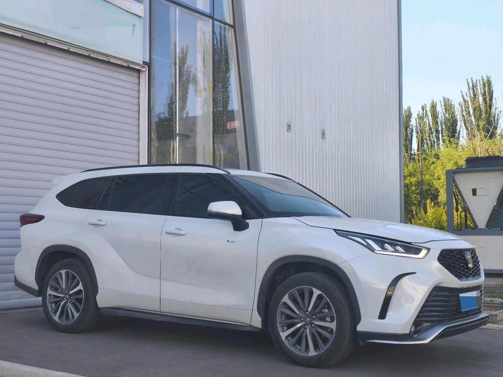 Toyota 2024 Crown Landfang HEV 2.5 CVT 4WD Prestige Automatic 3