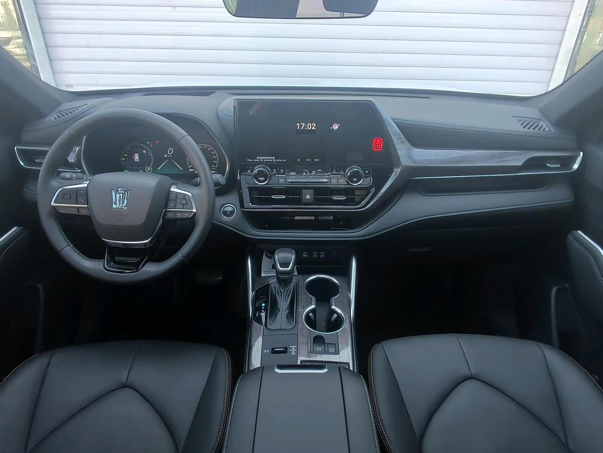 Toyota 2024 Crown Landfang HEV 2.5 CVT 4WD Prestige Automatic 4