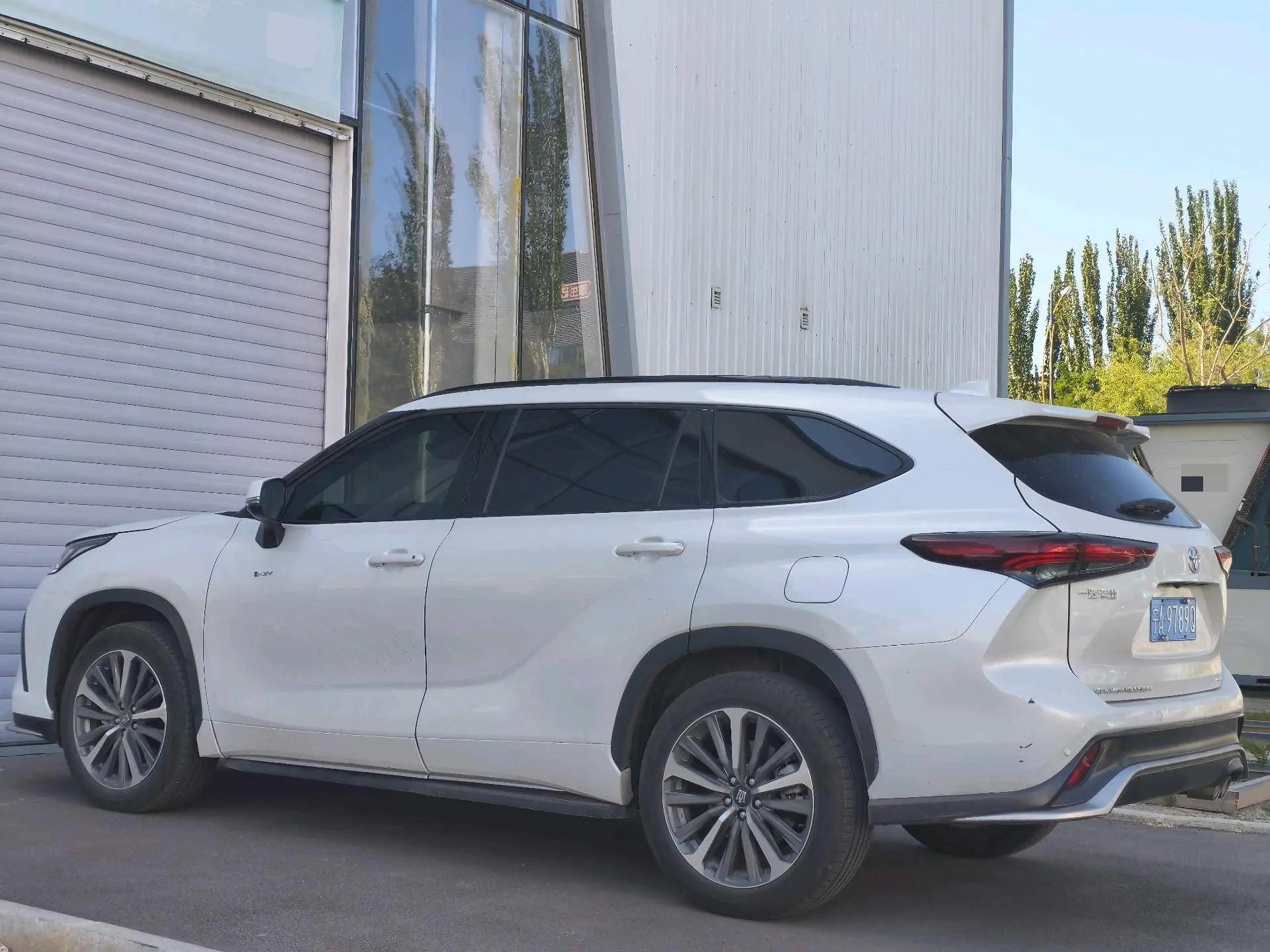 Toyota 2024 Crown Landfang HEV 2.5 CVT 4WD Prestige Automatic 7