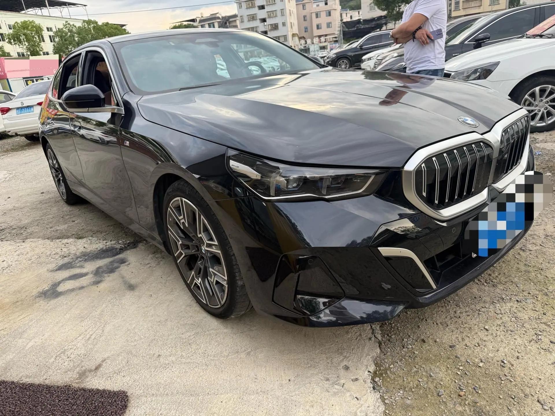 BMW 5 Series 2024 530Li 48V 2.0T Luxury Model M Sport Package Automatic 3