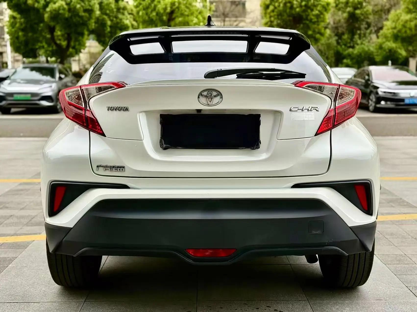Toyota C- HR 2020 2.0L Leading Edition 3