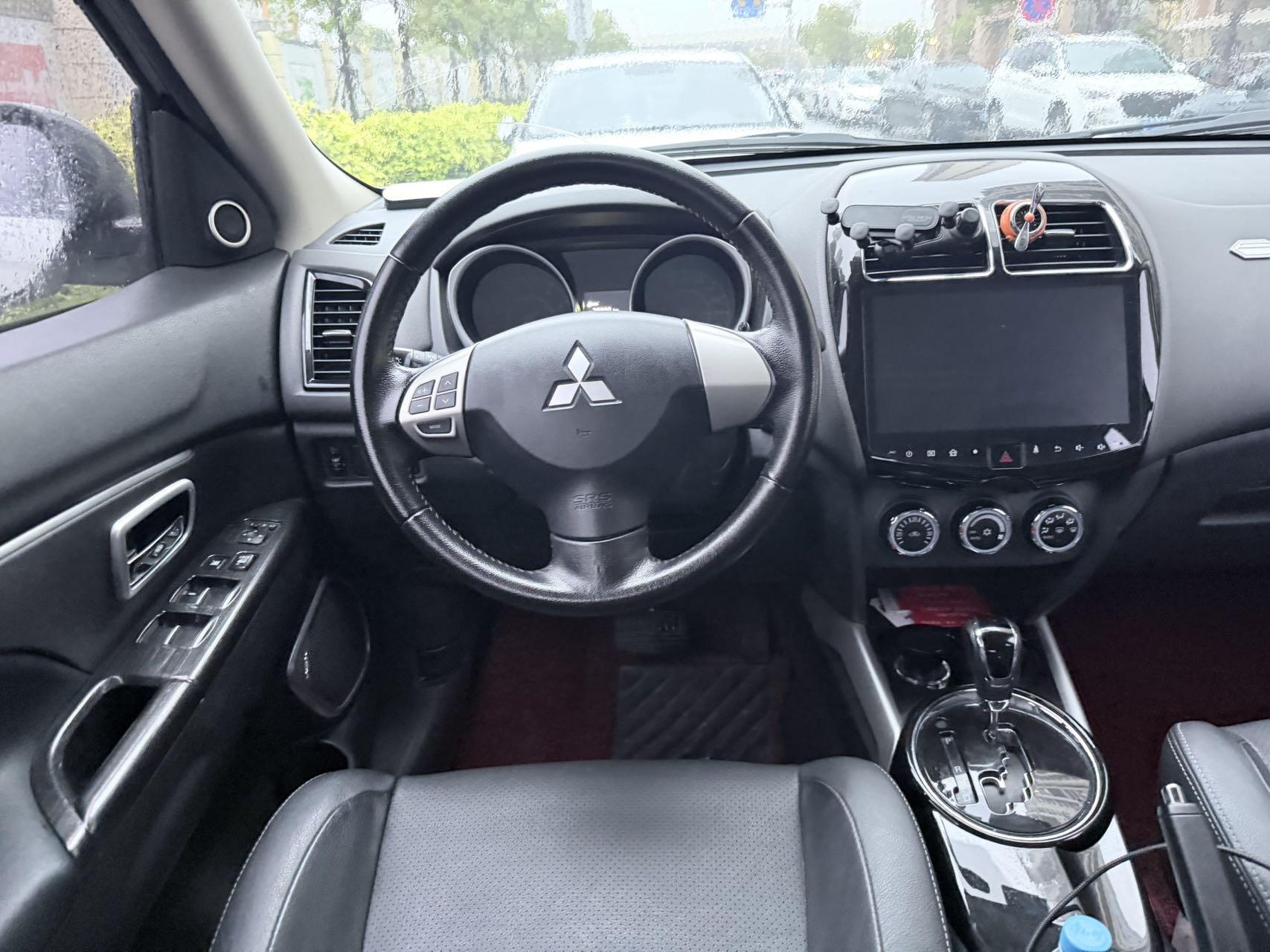 Outlander 2020 2.0L Two-Drive Enjoy Edition 5 7
