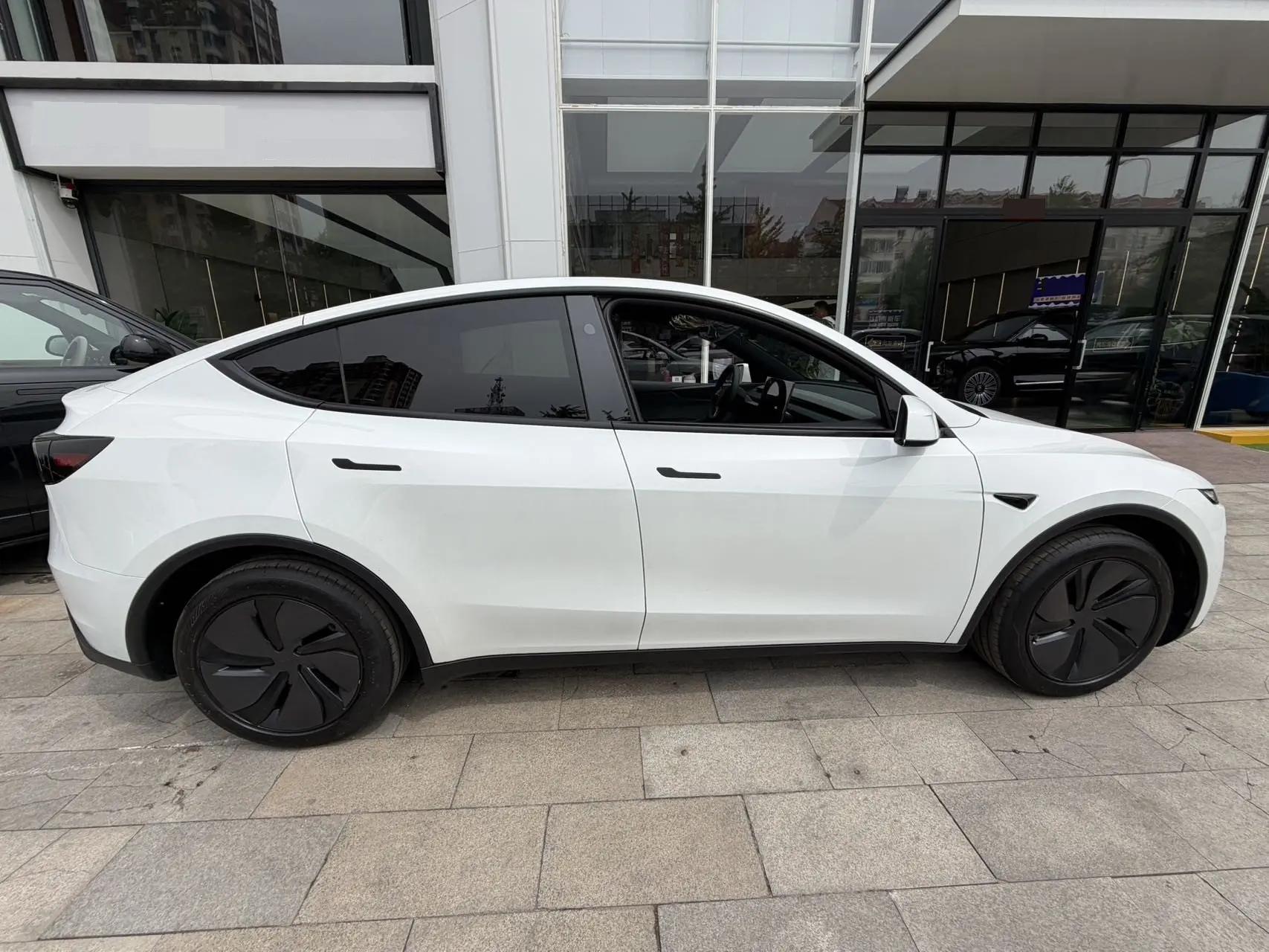 Tesla 2026 Model Y Rear-Wheel Drive Automatic 4