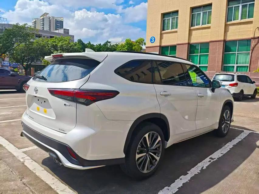 Toyota 2026 Crown Land Release HEV 2.5 Stepless Four-wheel Drive Premium Edition Automatic Gear 6