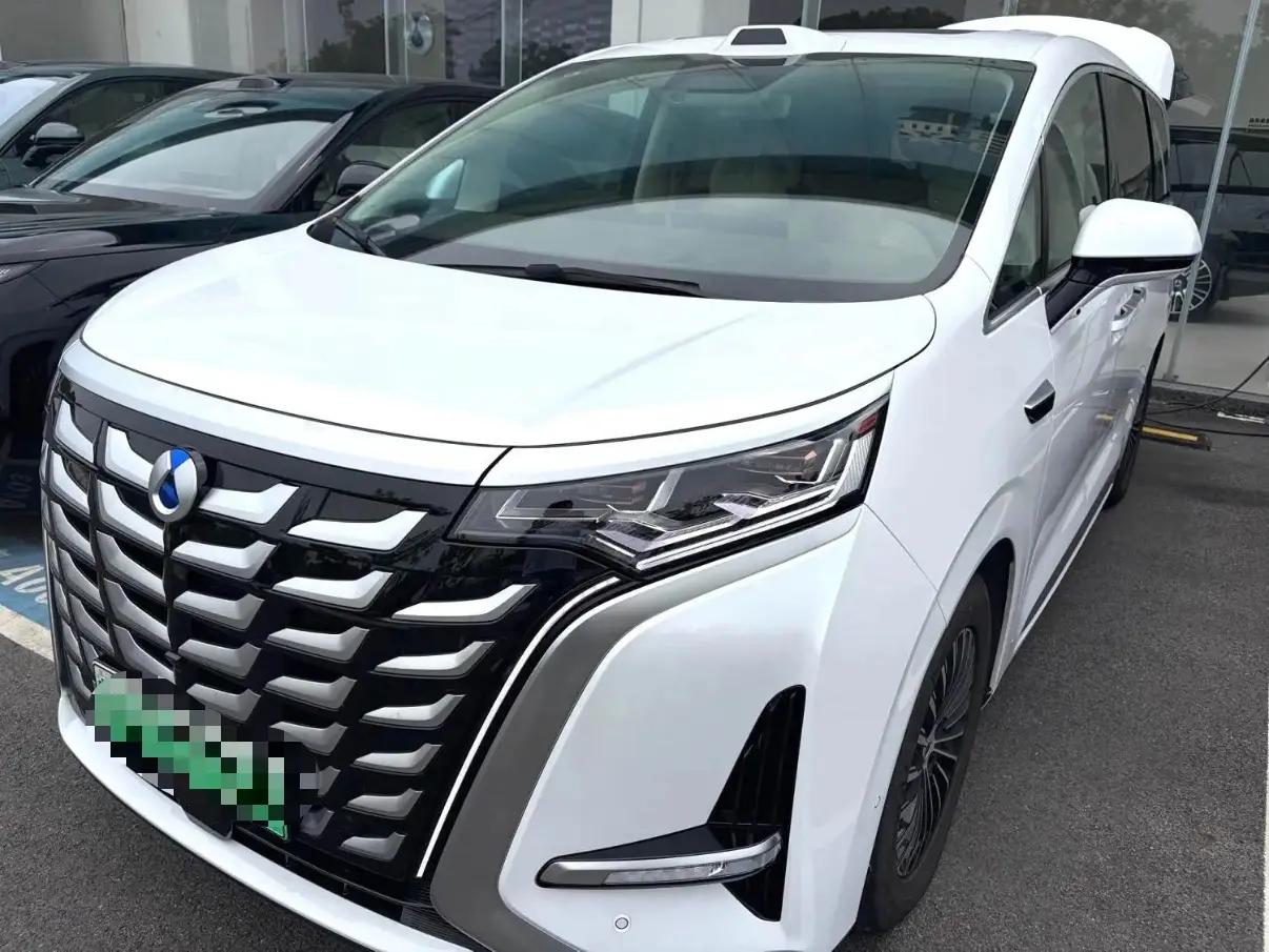 Denza 2025 Denza D9 DM-i 1.5T Stepless Smart Driving Edition 1020 Four-wheel Drive Honorable Automatic Gear