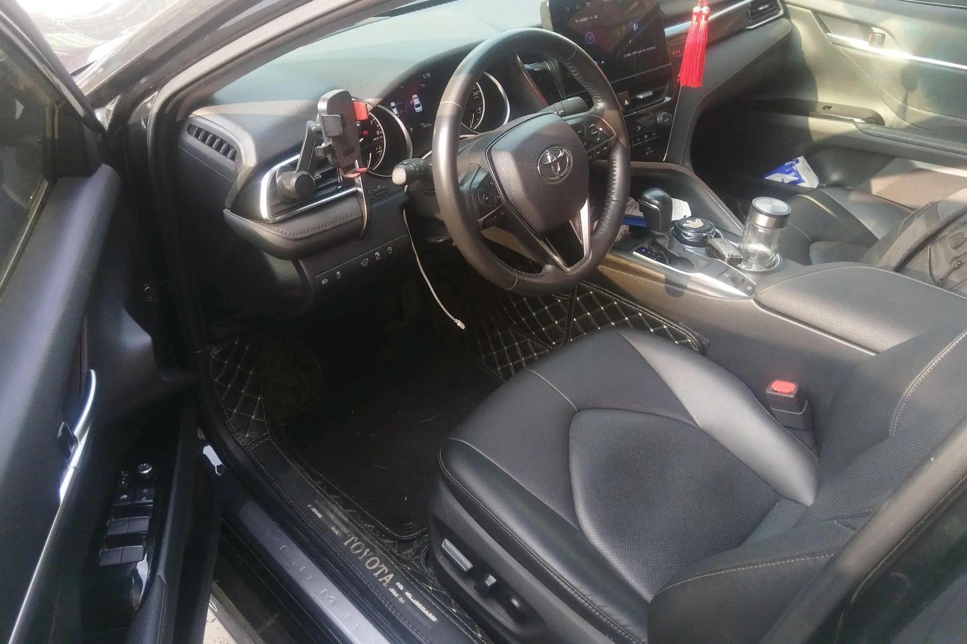 Toyota 2023 Camry 2.0G CVT Luxury Edition Automatic 3