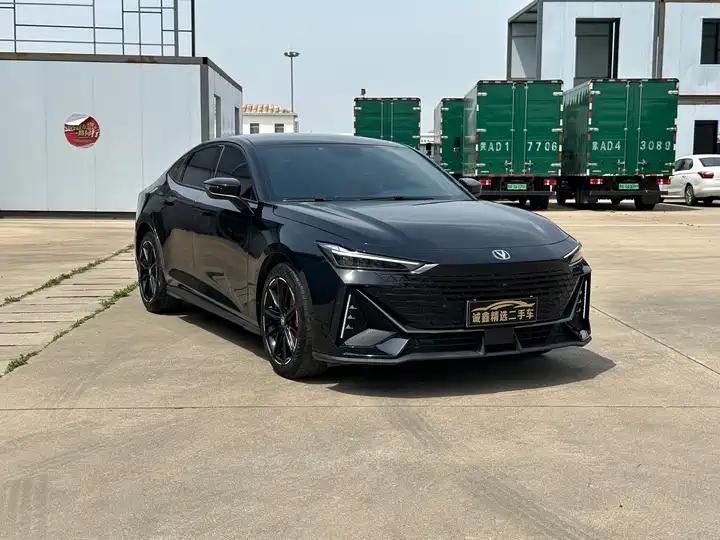 ChangAn UNI-V 2022 1.5T Honorable Model 3