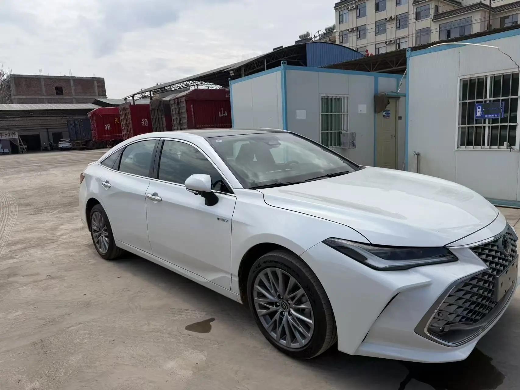 Toyota 2024 Asian Dragon Double Engine 2.5 Stepless XLE Premium Automatic Gear 4