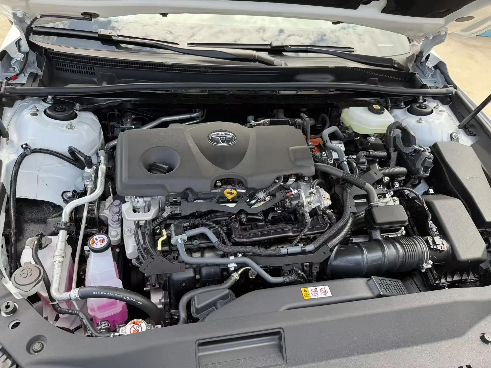 Toyota 2024 Asian Dragon Double Engine 2.5 Stepless XLE Premium Automatic Gear 6