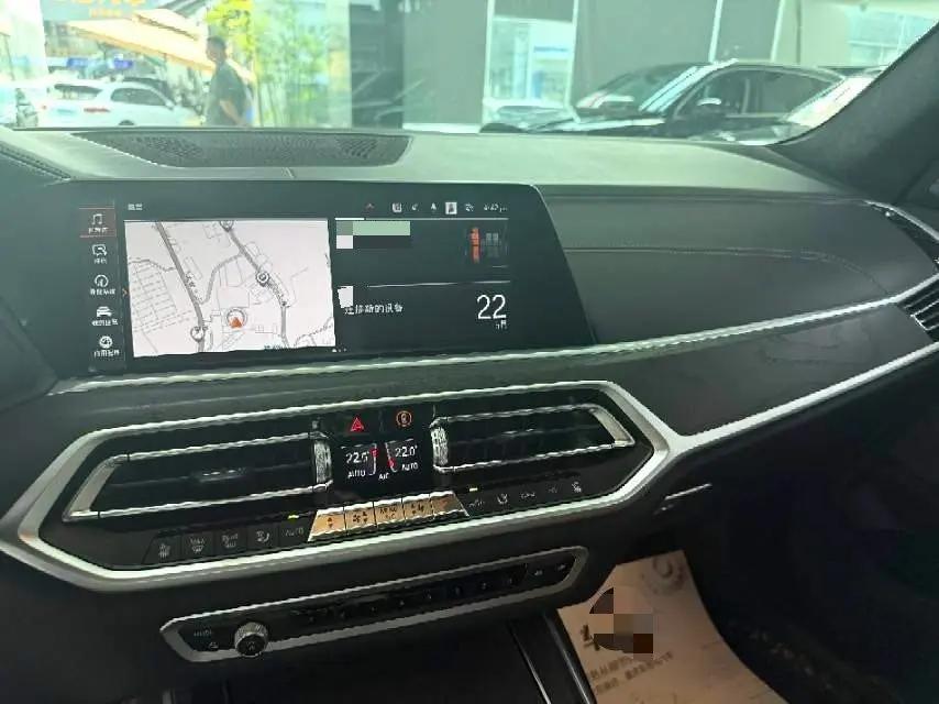 BMW X7 2021 xDrive40i exclusive M sports suit 4