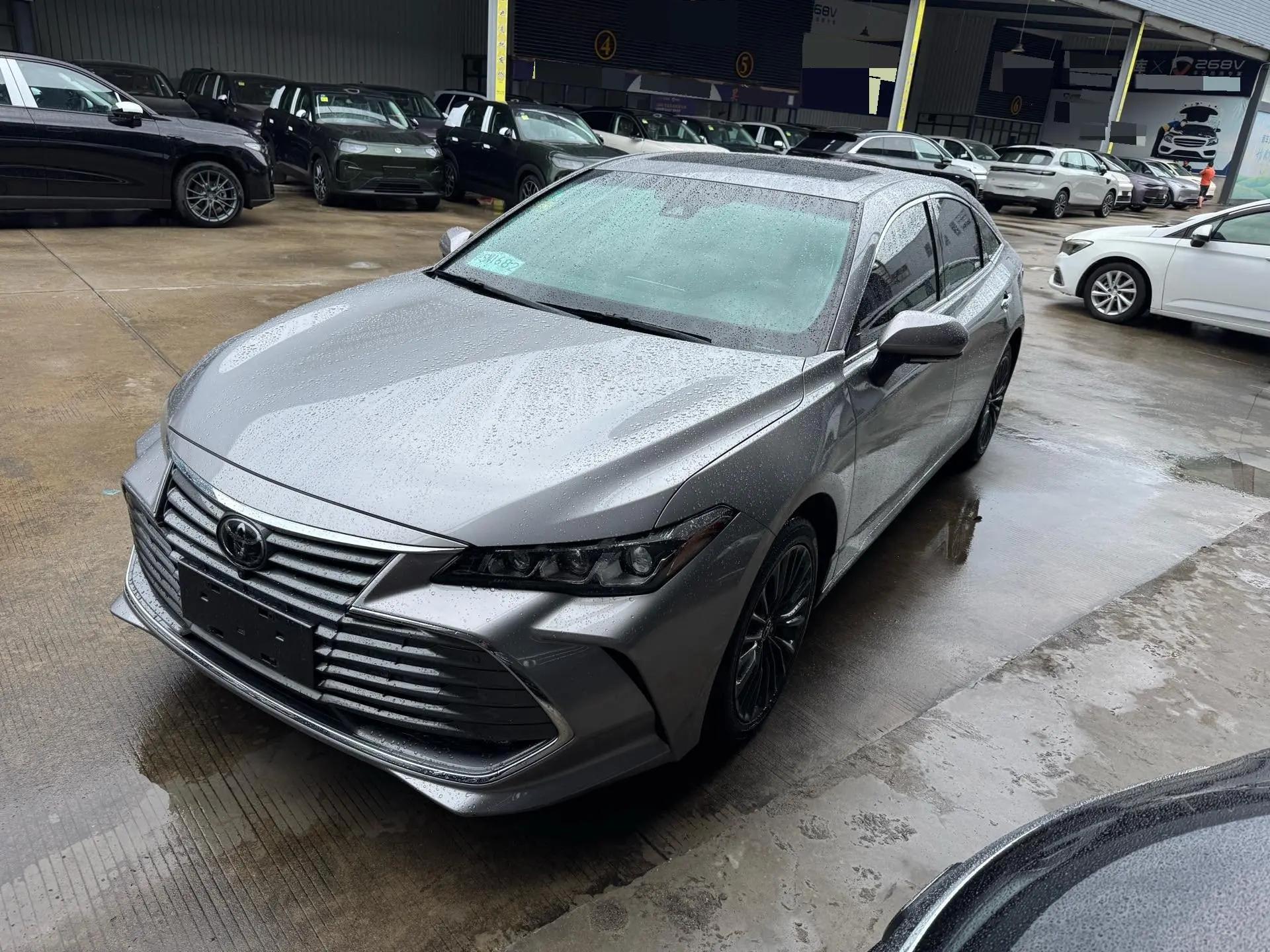 Open image lightbox: Asian Dragon 2019 2.0L XLE Premium Edition Country VI