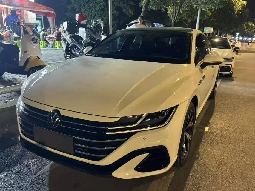 Open image lightbox: Volkswagen 2024 CC 2.0TSI 330TSI Dazzling Edition Automatic Gear