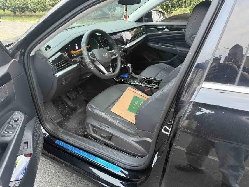 Volkswagen 2024 Passat 2.0TSI 330TSI Elite Edition Automatic 3