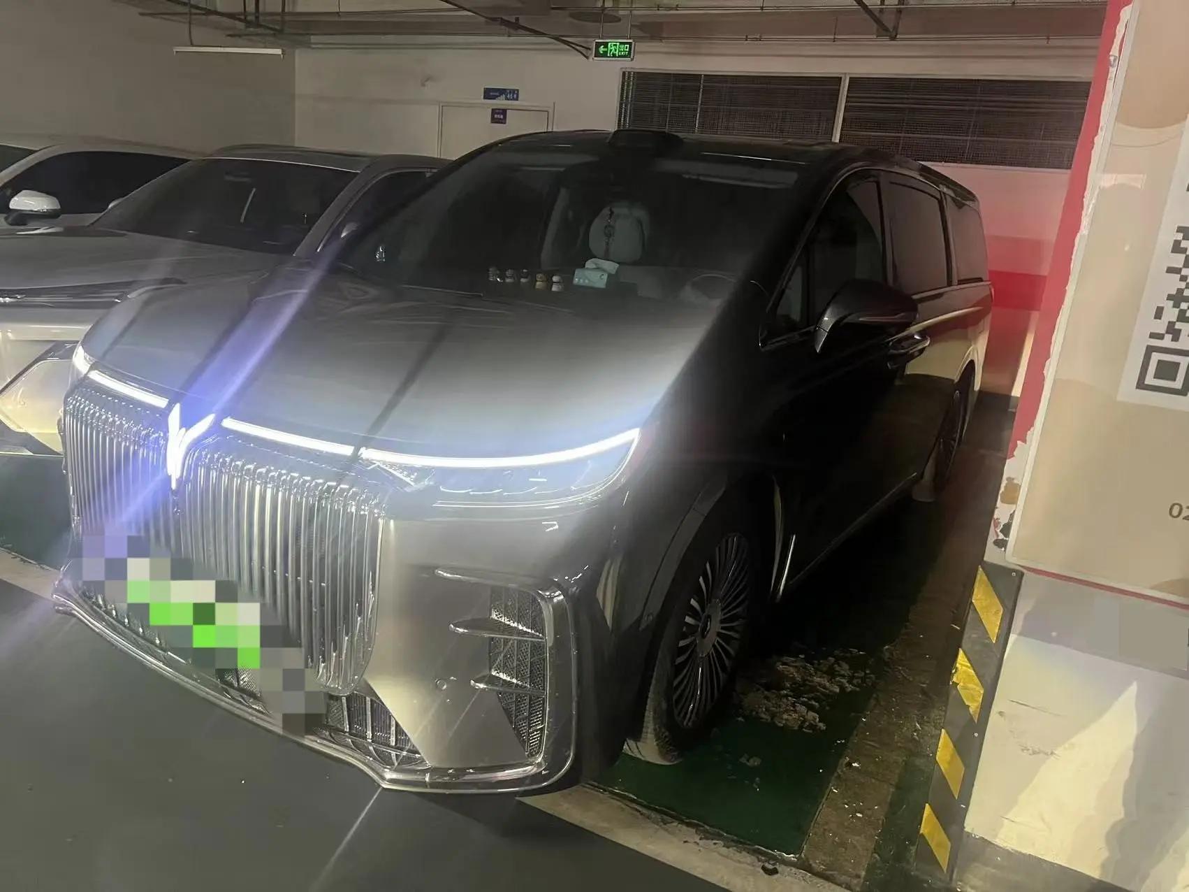 Voyah 2025 Dreamers PHEV 1.5T Four-wheel Drive Excellence Dry Kun Edition Automatic Gear