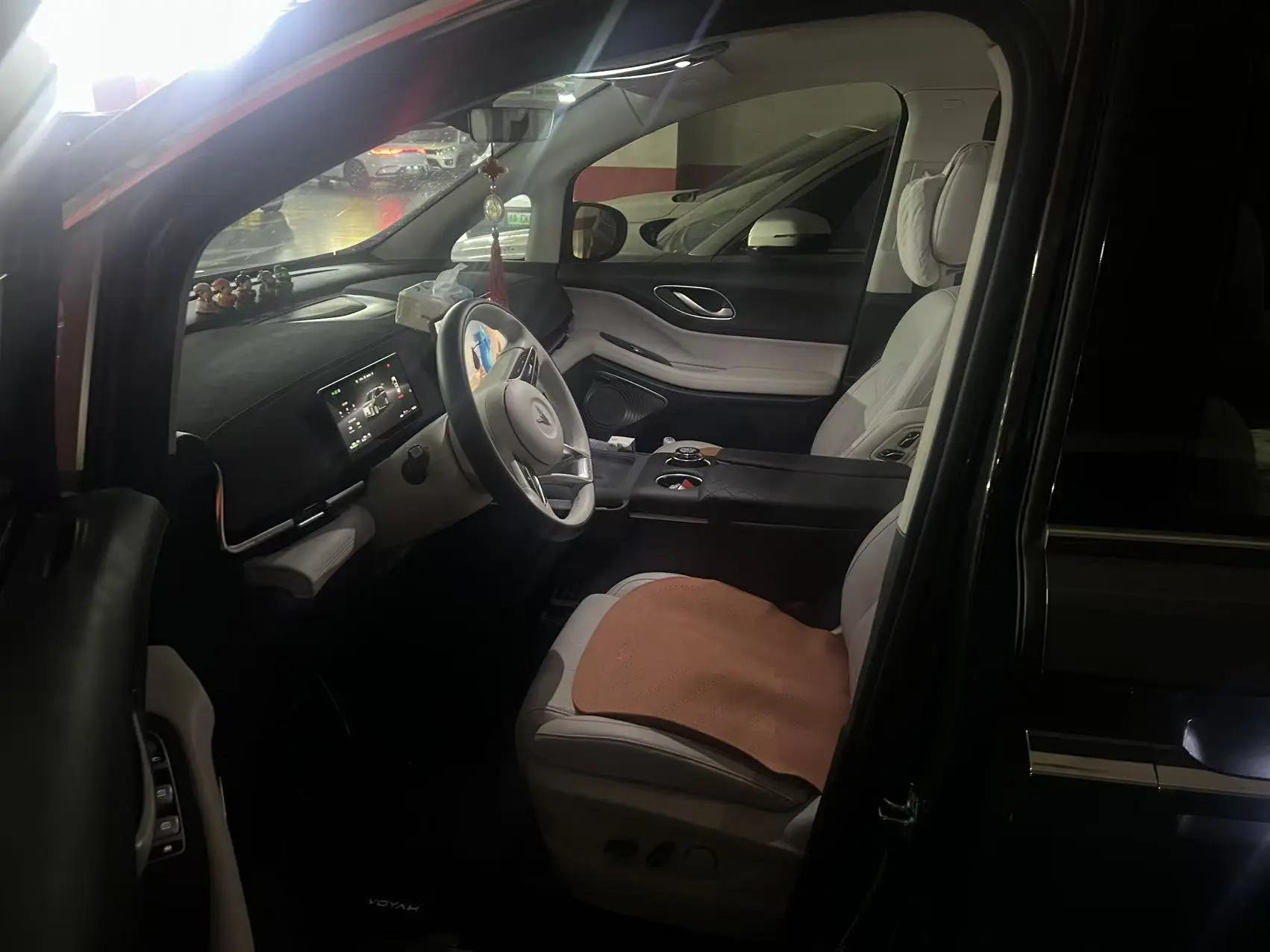 Voyah 2025 Dreamers PHEV 1.5T Four-wheel Drive Excellence Dry Kun Edition Automatic Gear 8