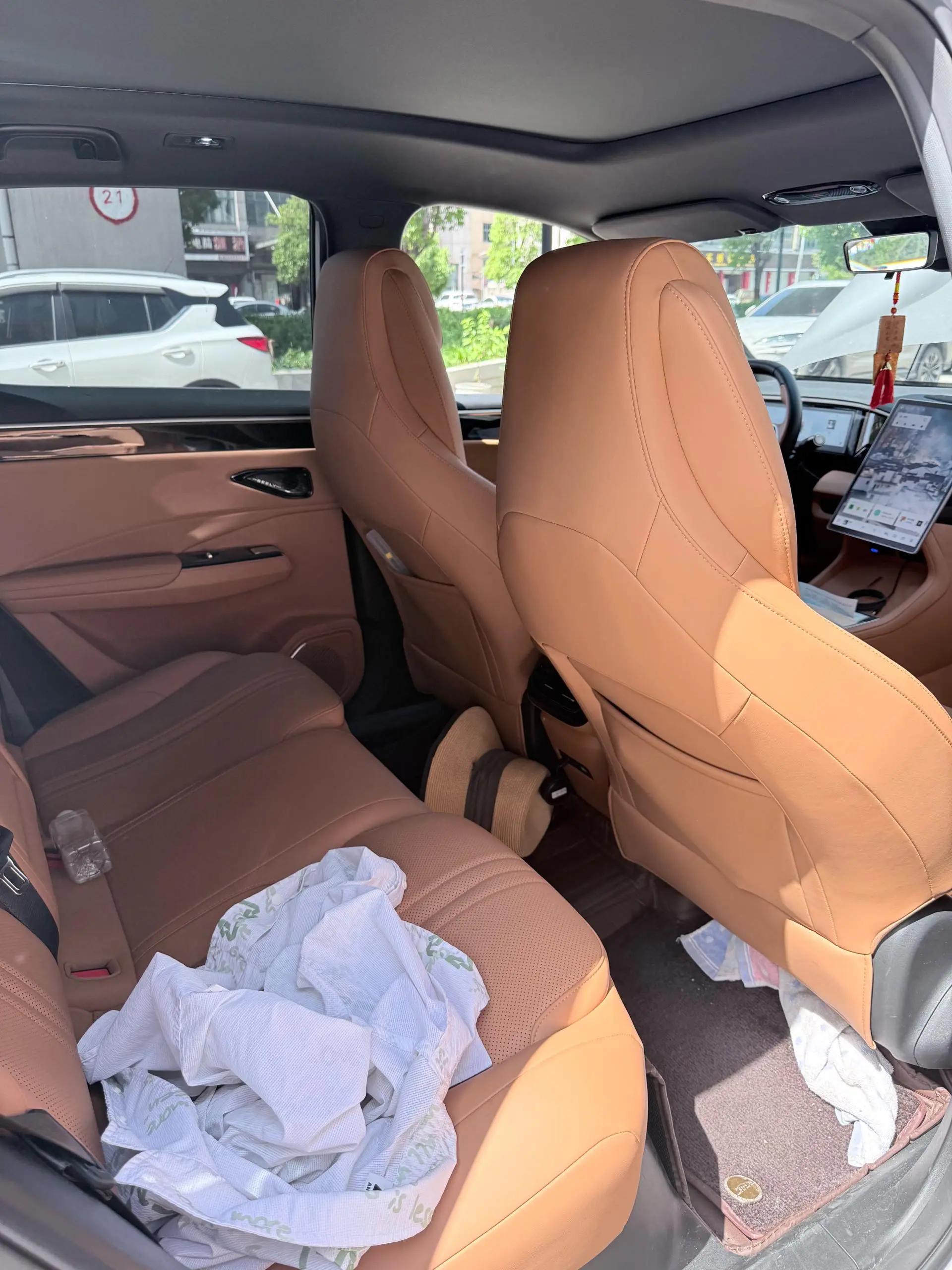 Geely Galaxy 2025 Model L7 EM-i 1.5 115km Exploration Edition Automatic 6