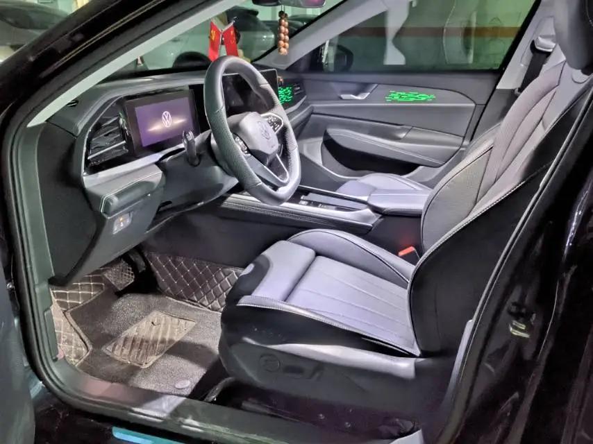 Volkswagen 2025 Passat Pro 1.5TSI 300TSI Longyao Edition Automatic Gear 4