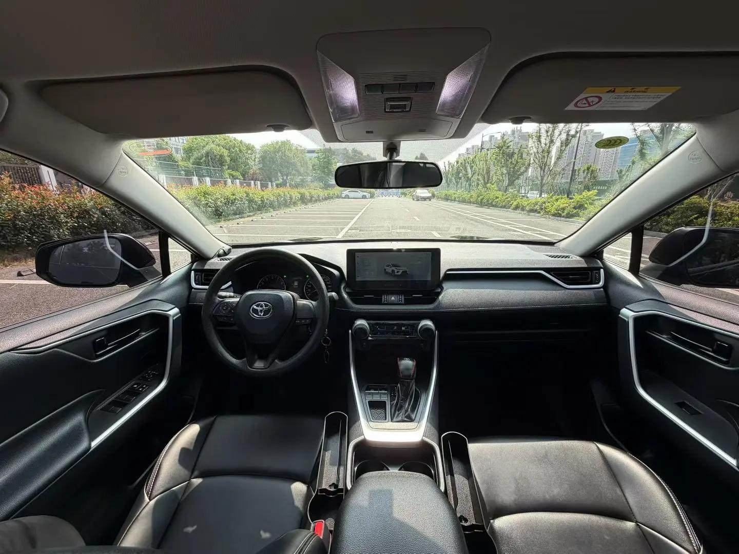Toyota 2023 Wilanda 2.0 Stepless Two-Drive Leading Edition Automatic Gear 6