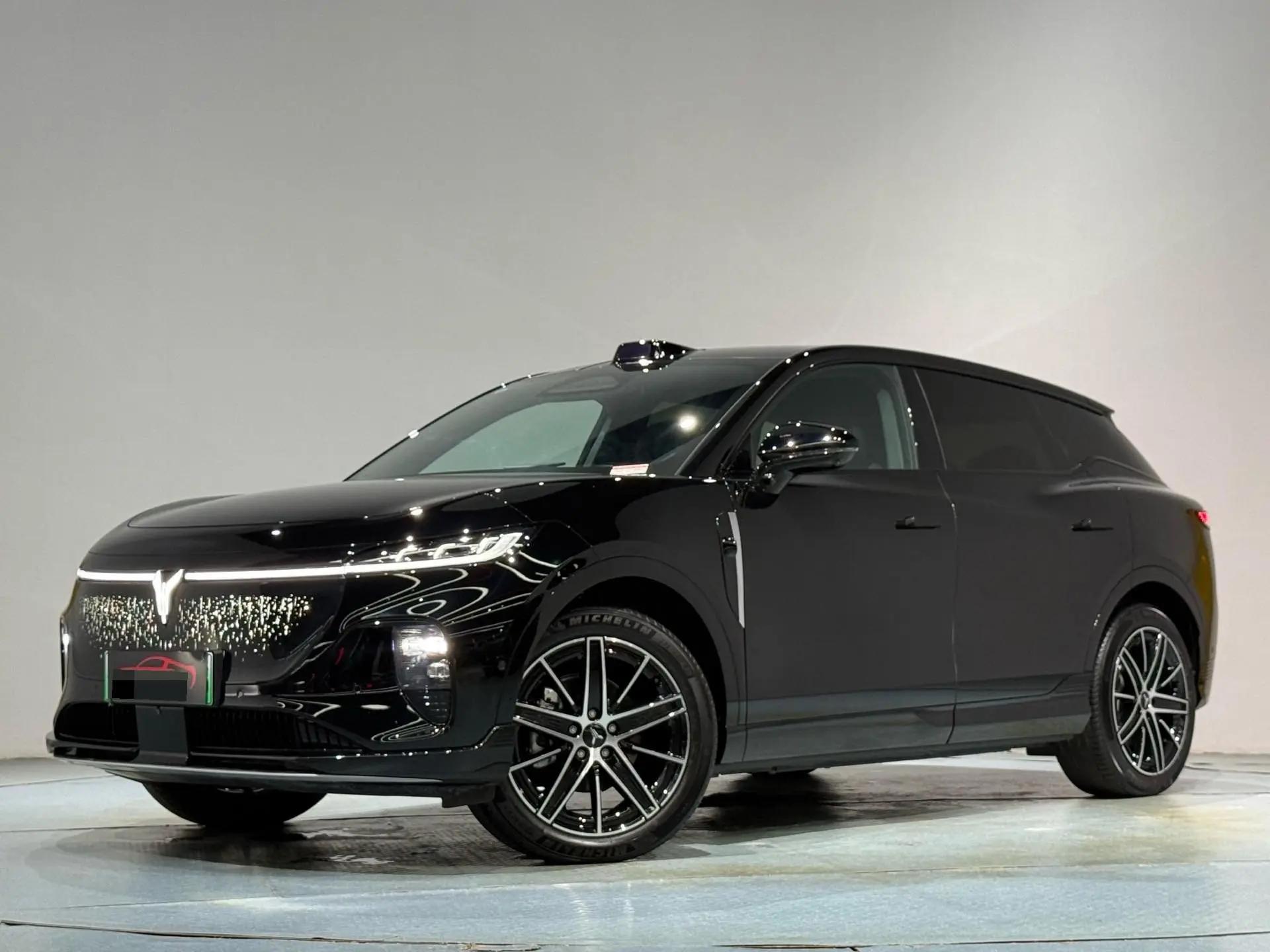 Открыть галерею: Voyah 2025 bosom friend four-wheel drive dry Kun version automatic gear