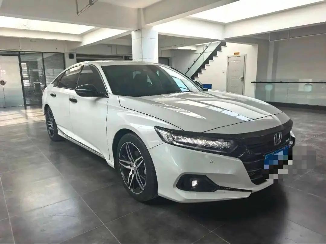 Accord 2022 260TURBO Magic Night Premium Edition 3