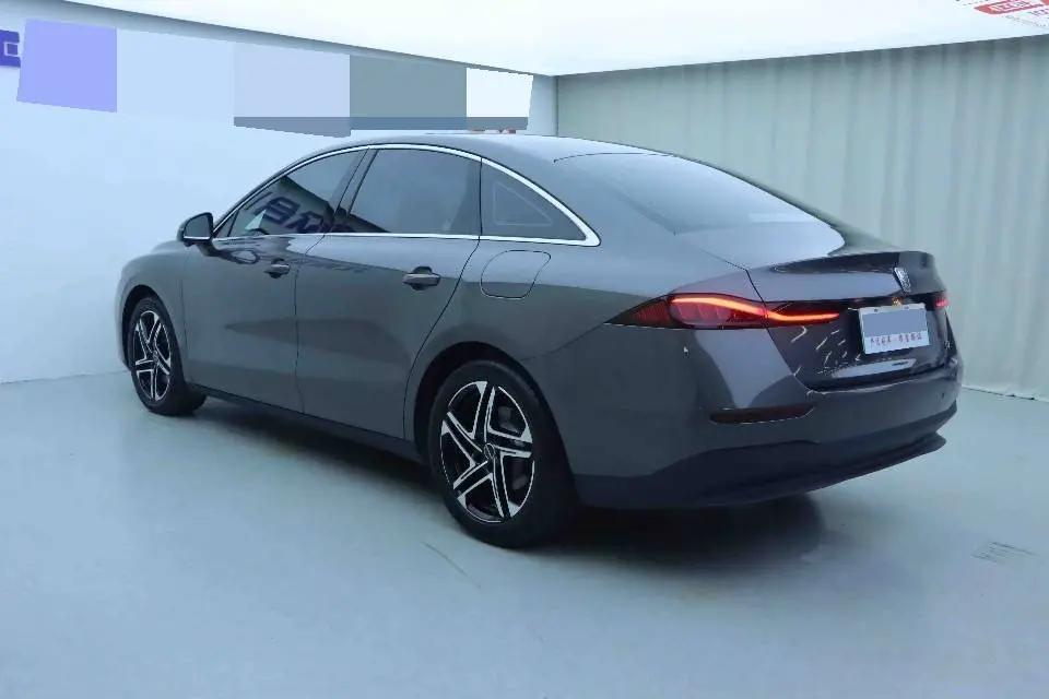 Roewe D7 2023 DMH 125km Flagship 8