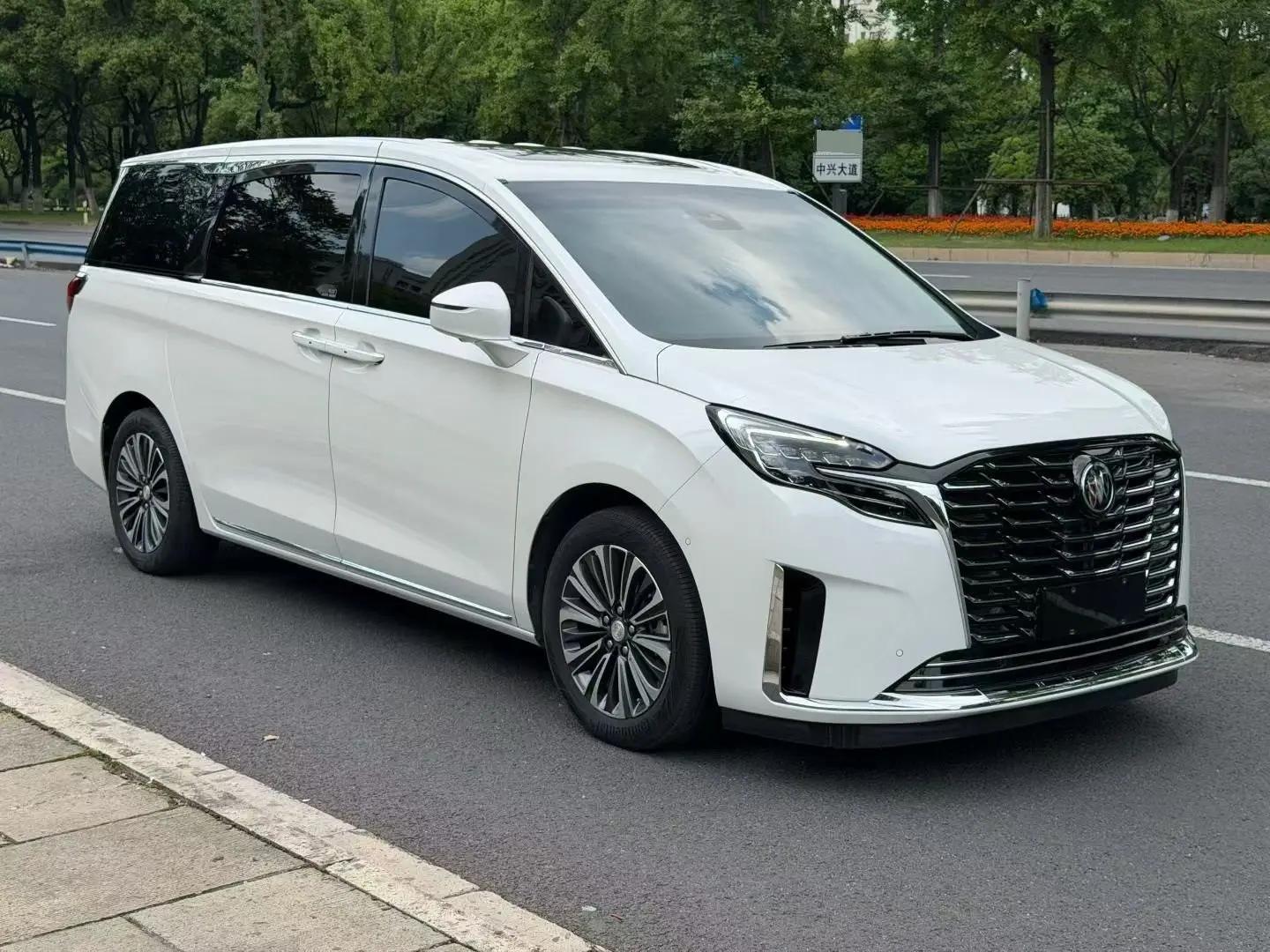 Buick GL8 2023 ES Lu Zun 653T Luxury Model 3