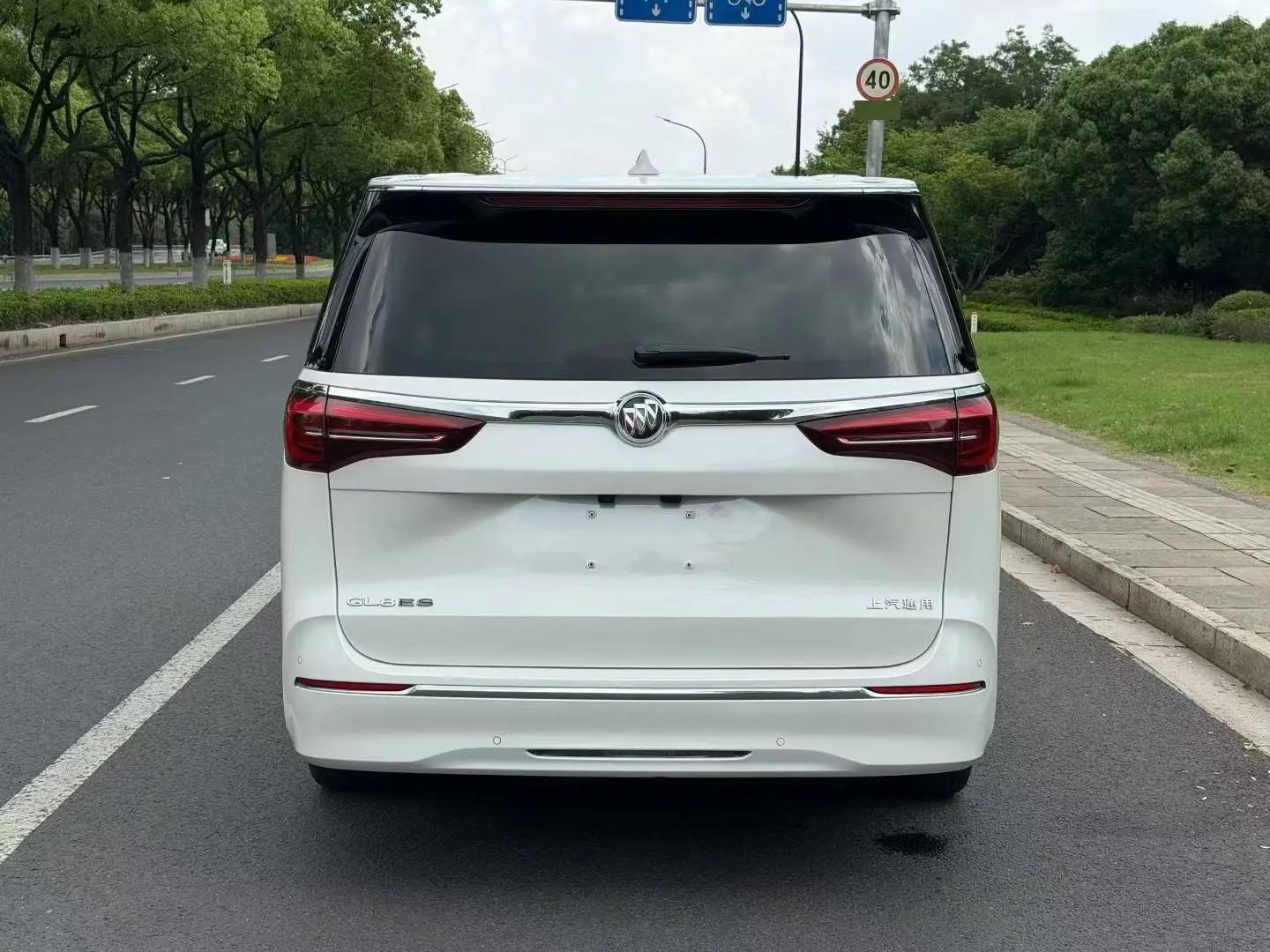 Buick GL8 2023 ES Lu Zun 653T Luxury Model 8