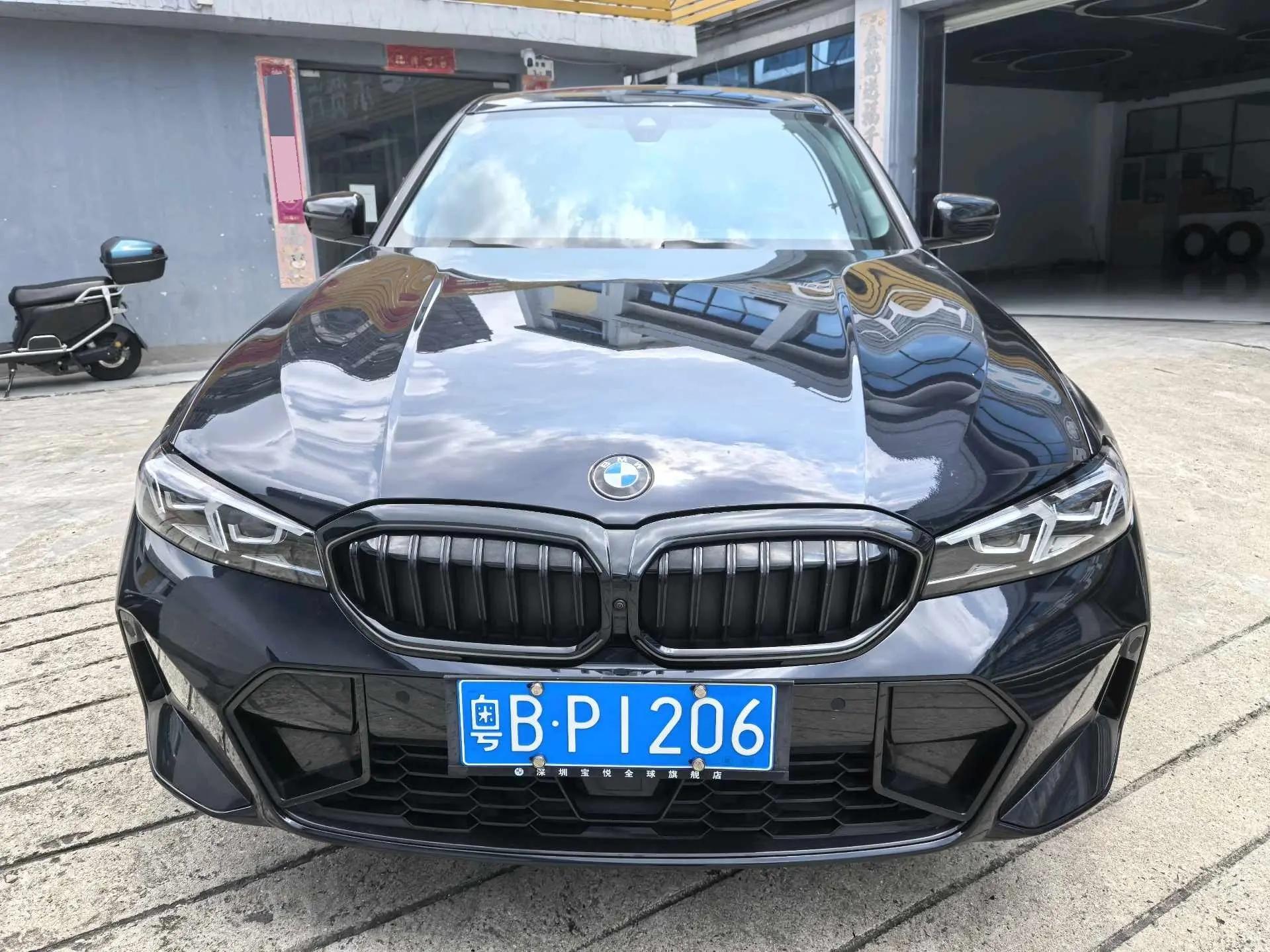 BMW 3 Series 2025 Model 330Li 2.0T M Sport Night Edition Automatic 2