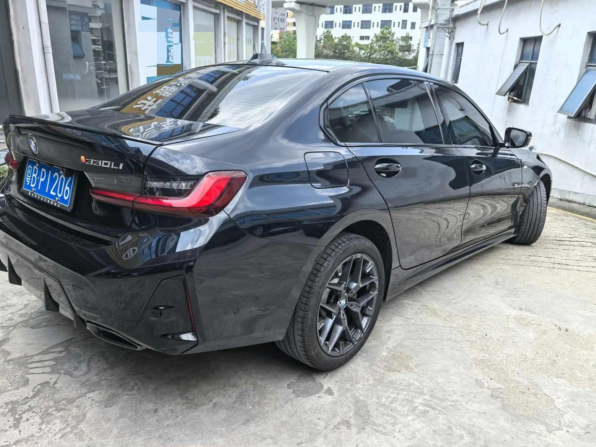 BMW 3 Series 2025 Model 330Li 2.0T M Sport Night Edition Automatic 4