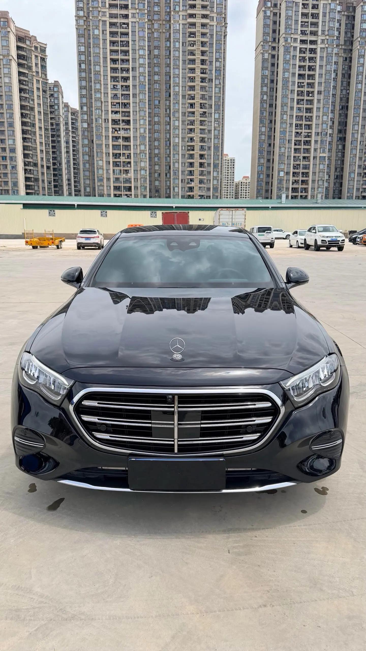 奔驰 E级 2025款 E 300 L 48V 2.0T 尊贵运动型(改款) 自动挡 2