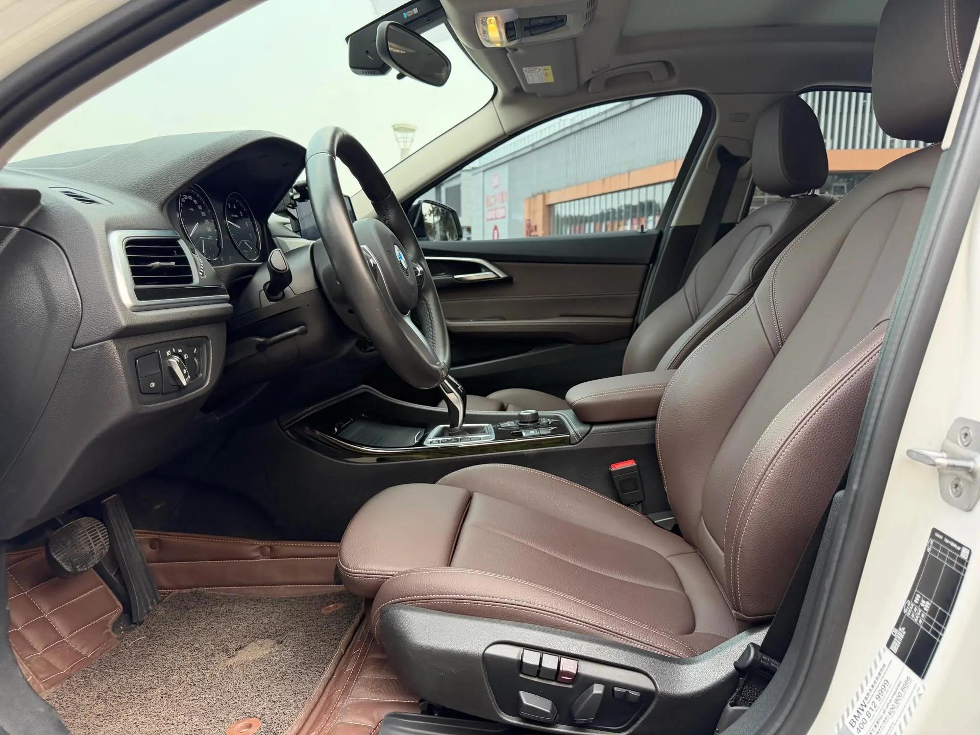 BMW 1 Series 2020 120i M Sports Suit 11