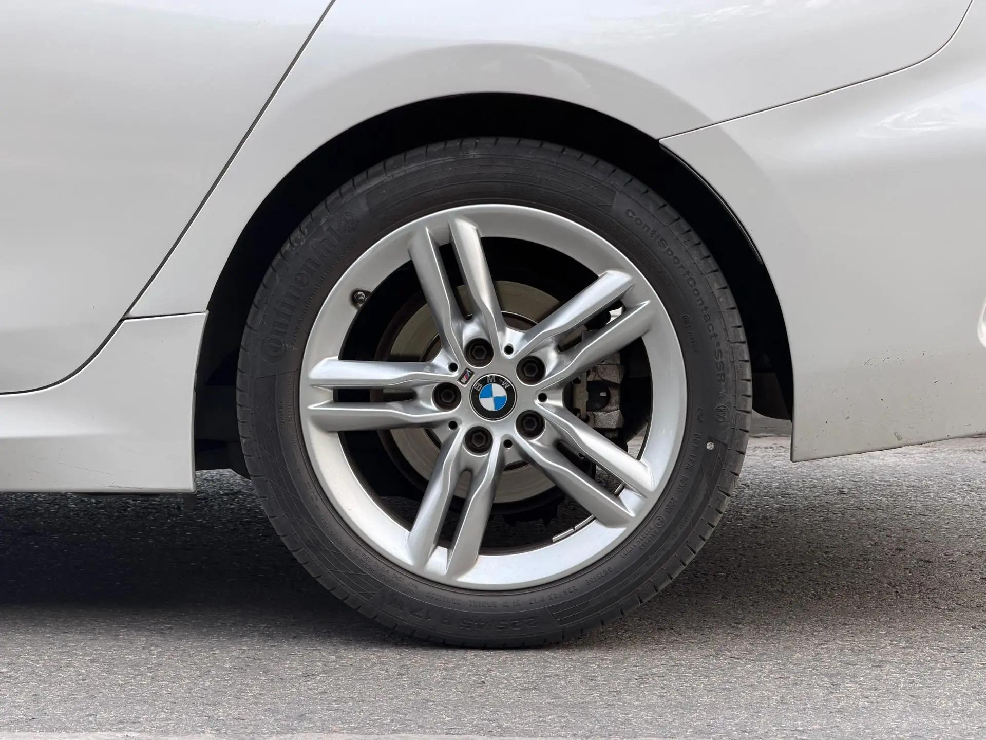 BMW 1 Series 2020 120i M Sports Suit 12
