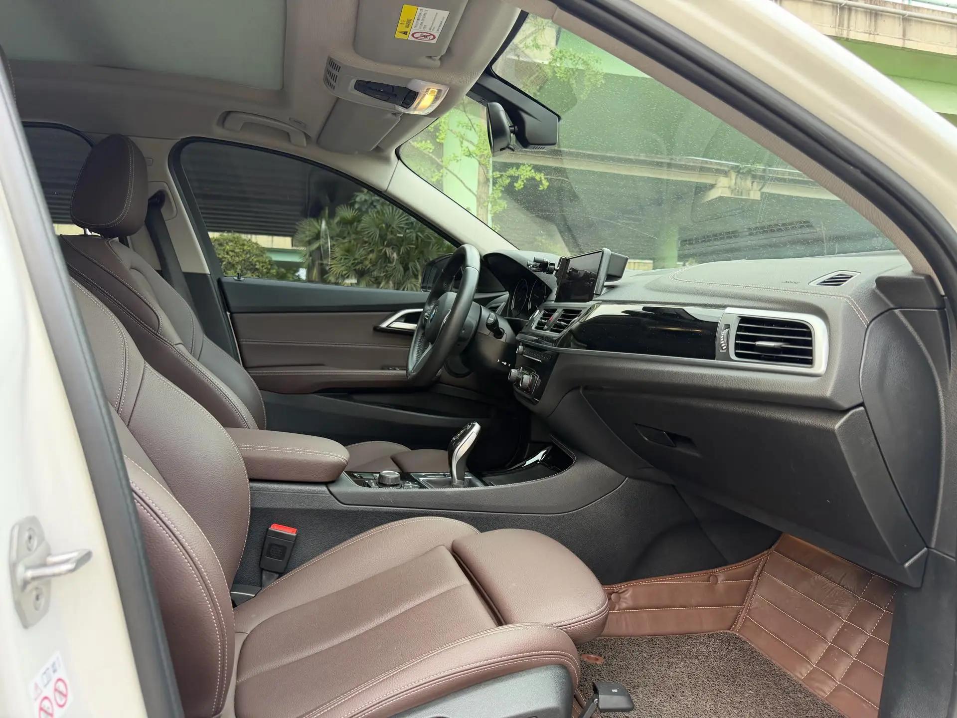 BMW 1 Series 2020 120i M Sports Suit 6