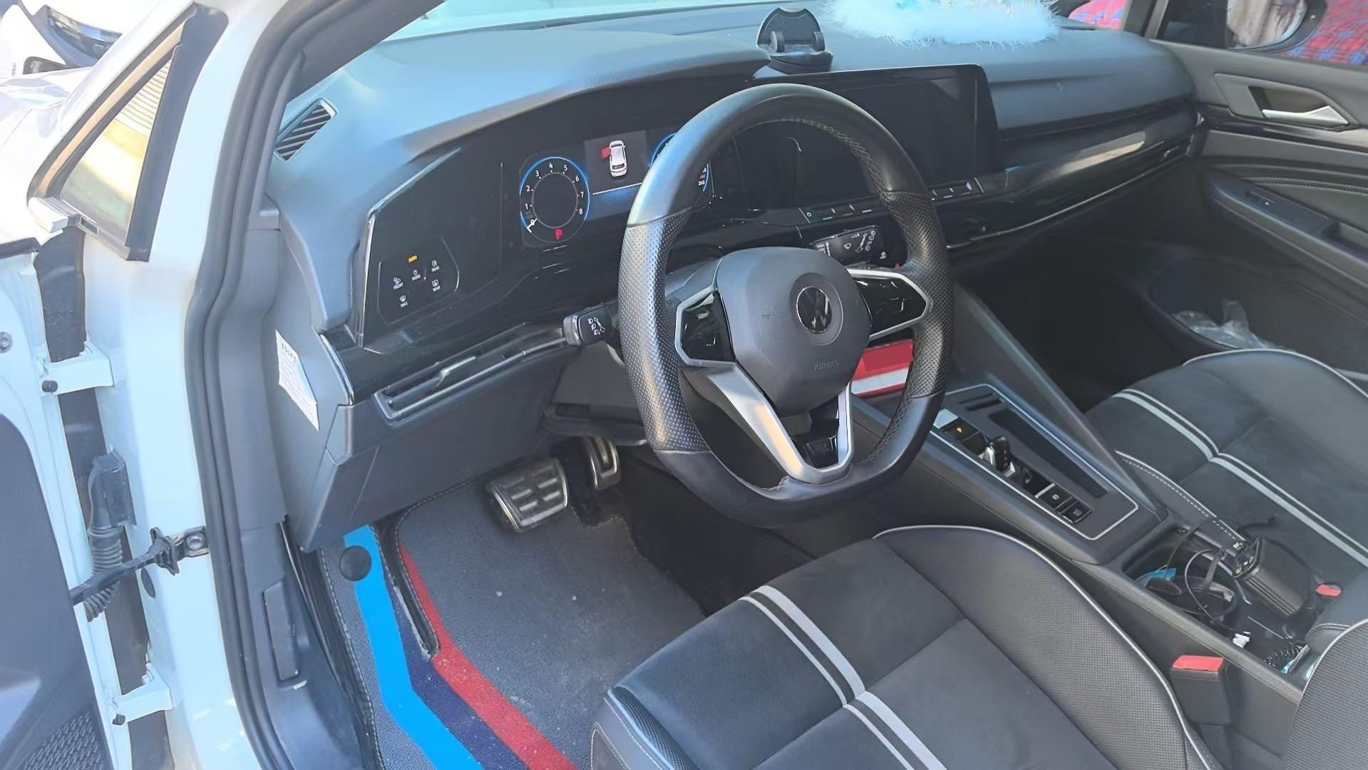 Volkswagen 2023 Golf 8 R-Line 1.4TSI 280TSI Automatic 6